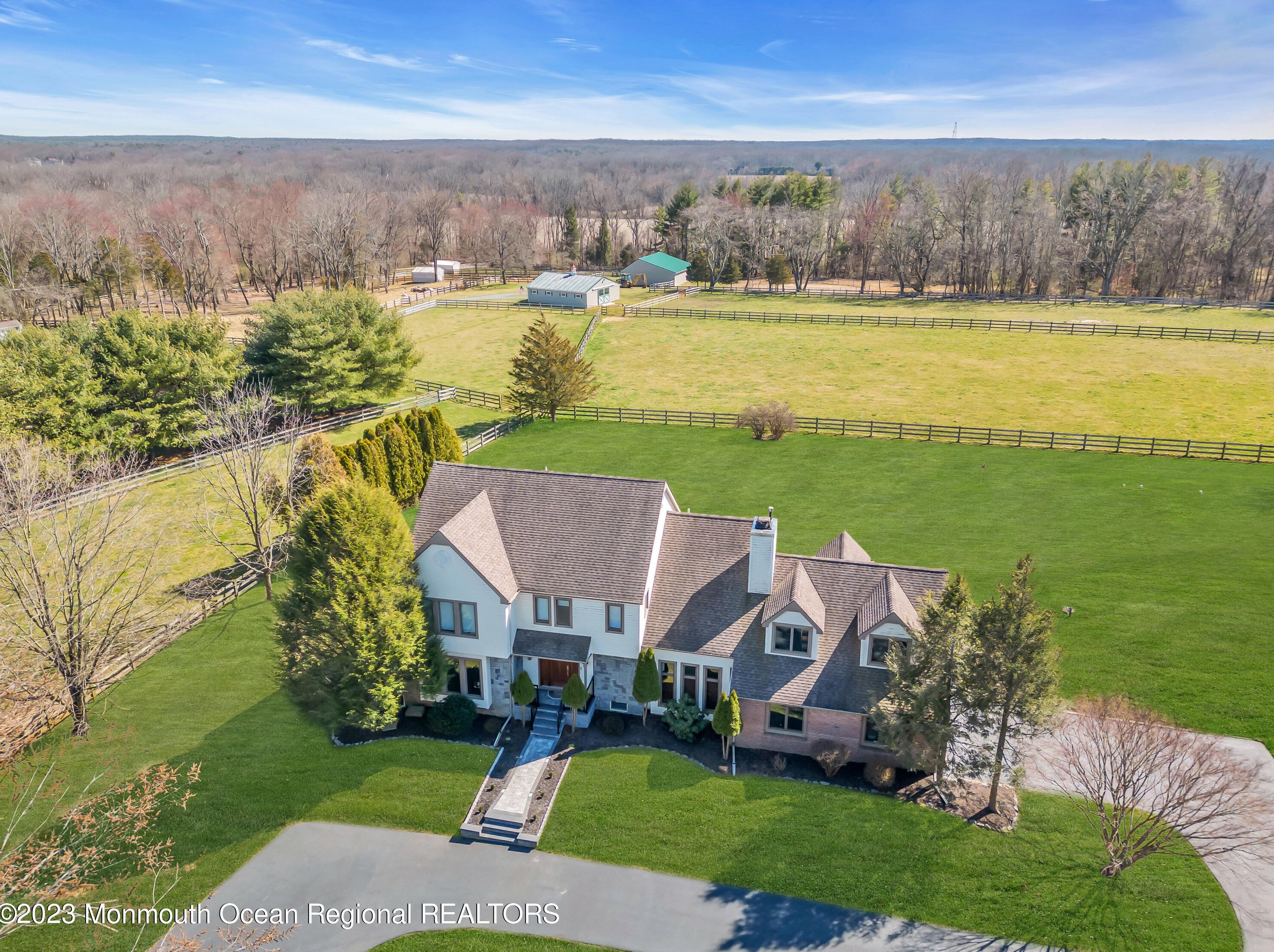 61 Burlington Path Rd, Upper Freehold Township, NJ 08514
