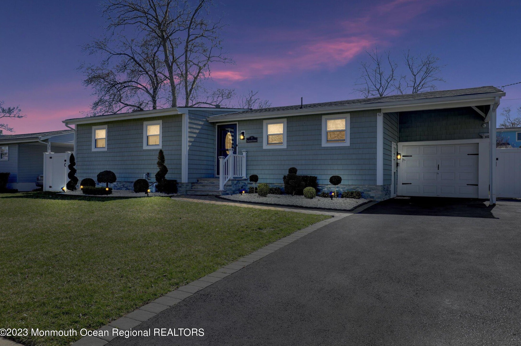 7 Bucknell Dr, Hazlet, NJ 07730
