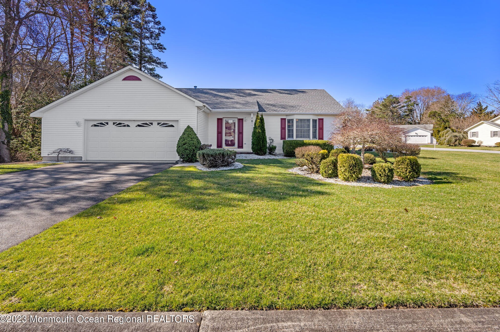 18 Twin Ct, Cedar Bonnet Island, NJ 08050