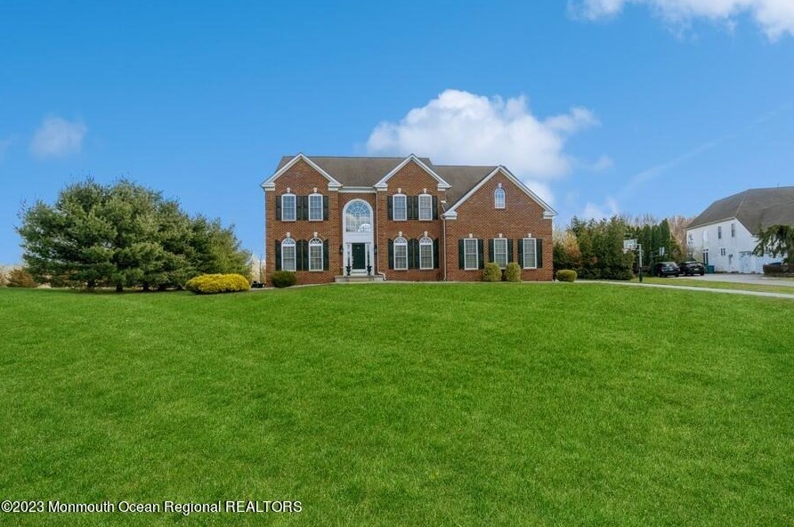24 Nicole Ct, East Freehold, NJ 07728
