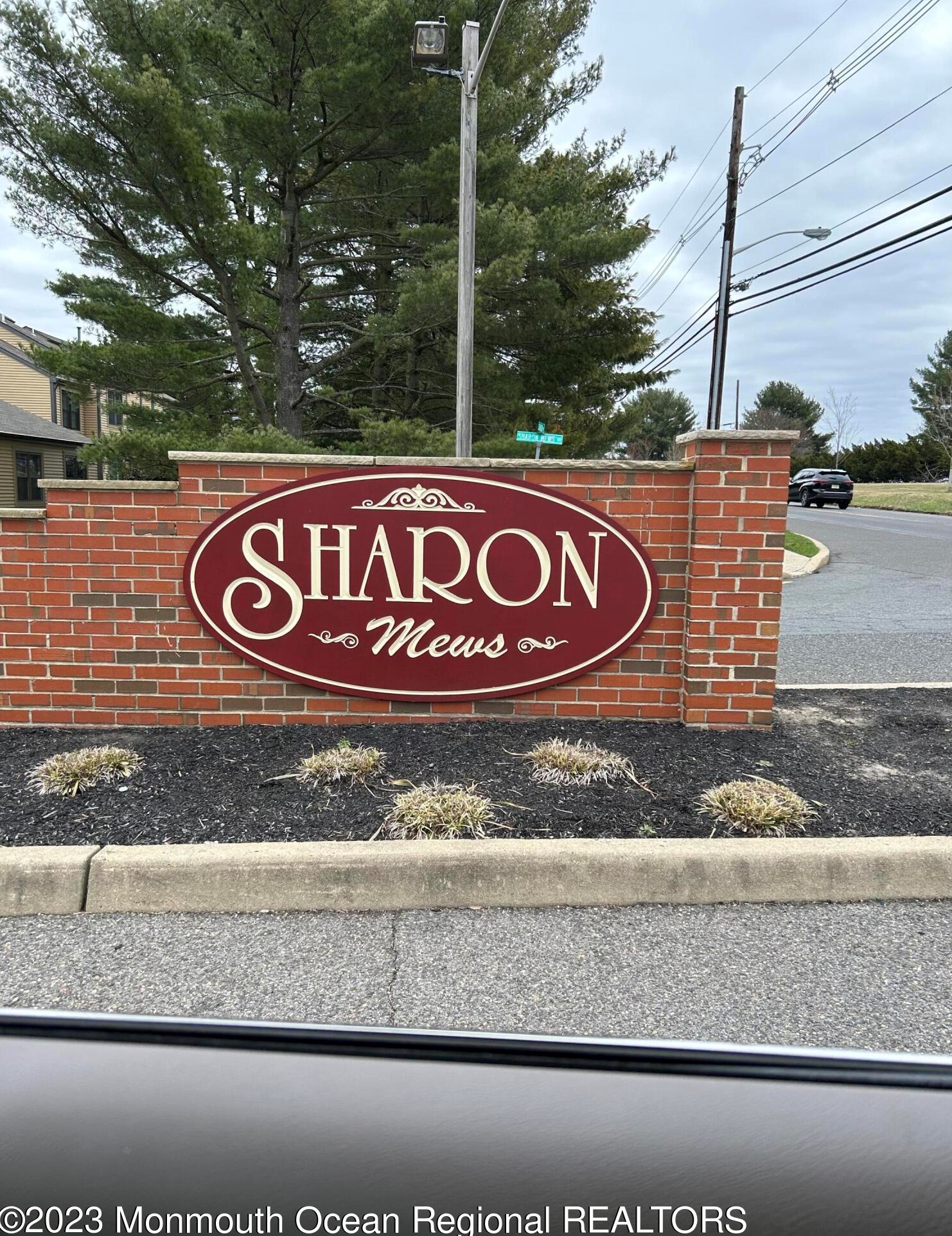 15 Charlene Ct, Trenton, NJ 08691-1338