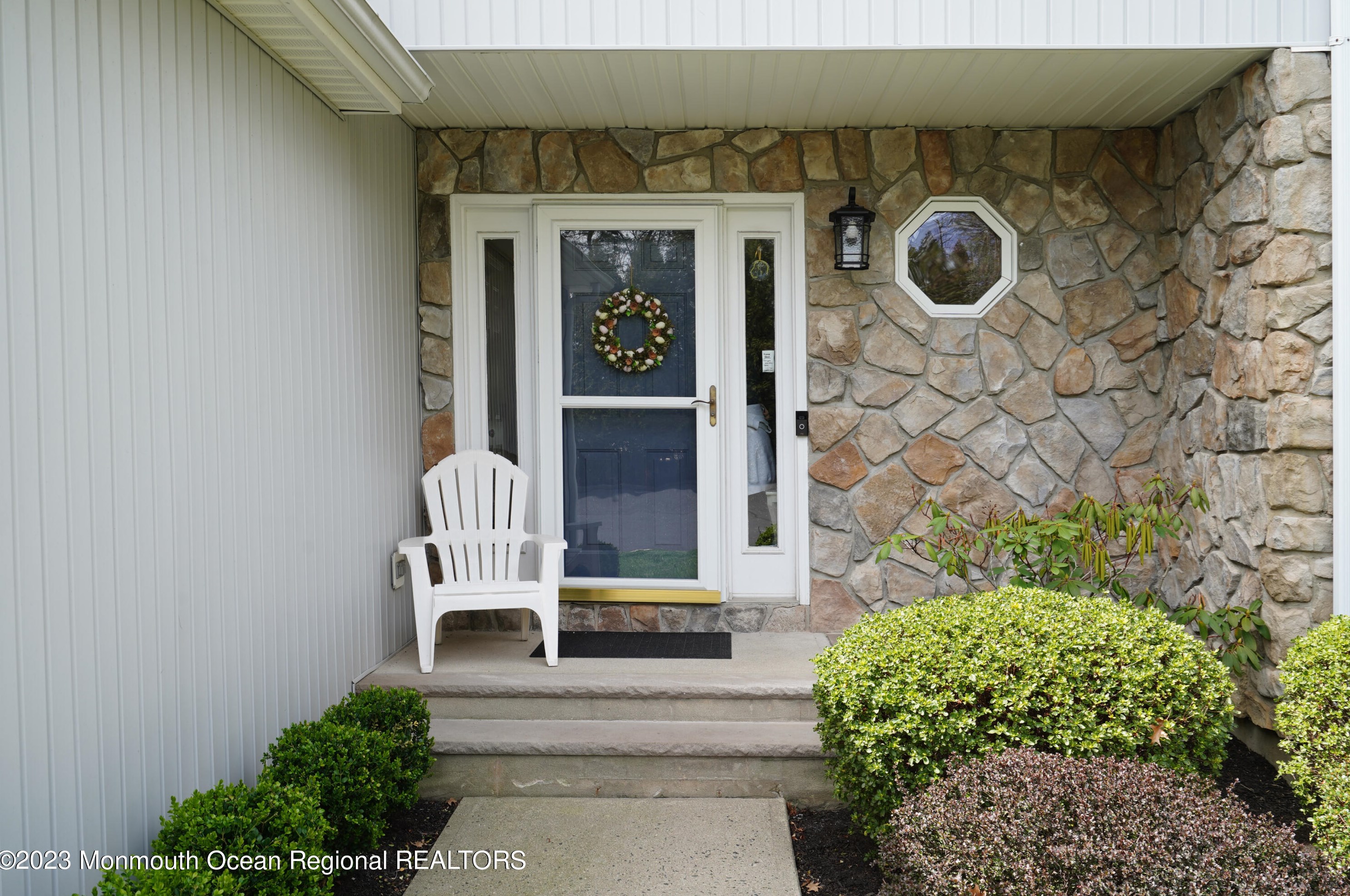 28 Hickory Ln, Little Silver, NJ 07739