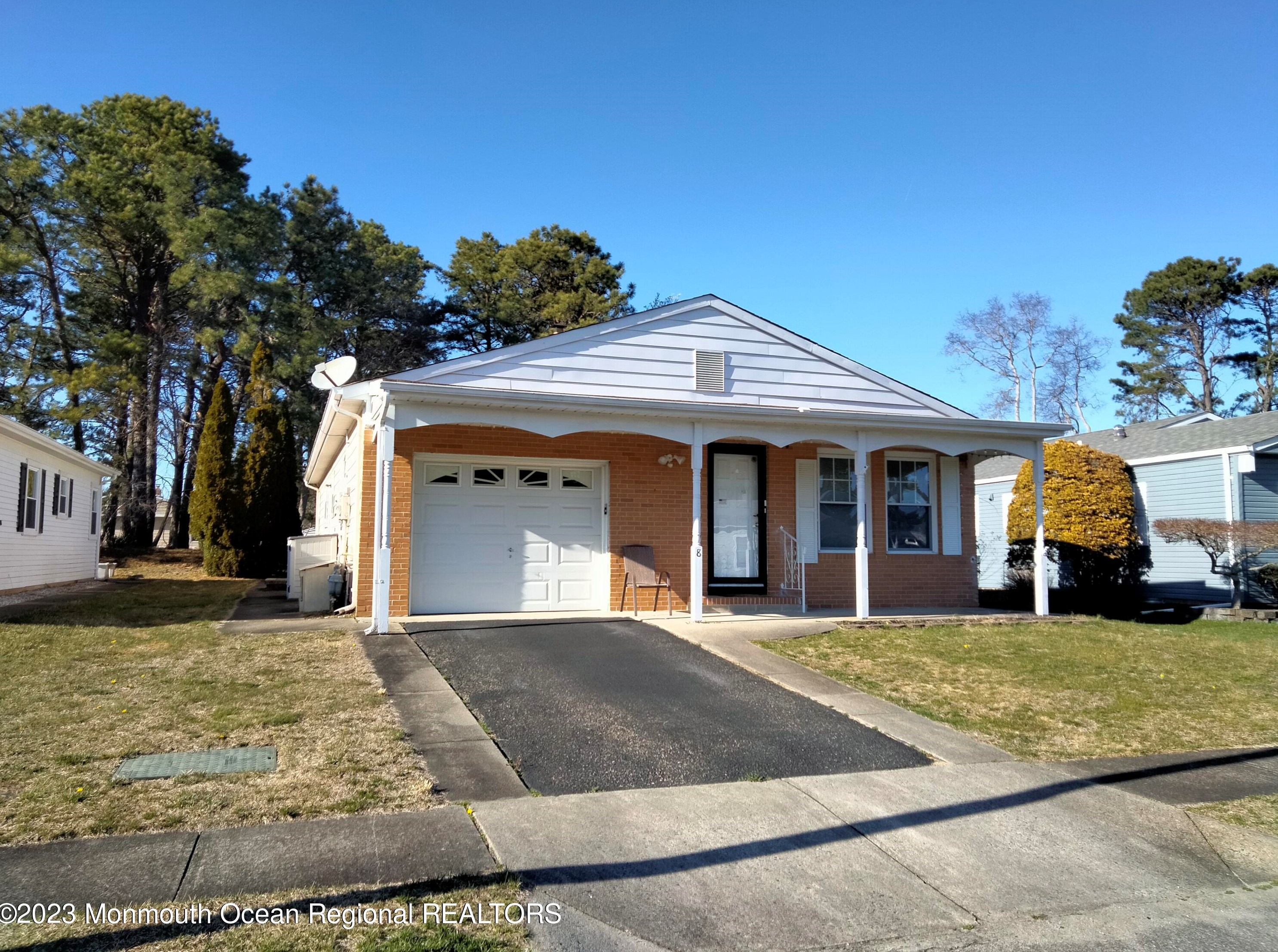 8 Speighstown Pl, Toms River, NJ 08757