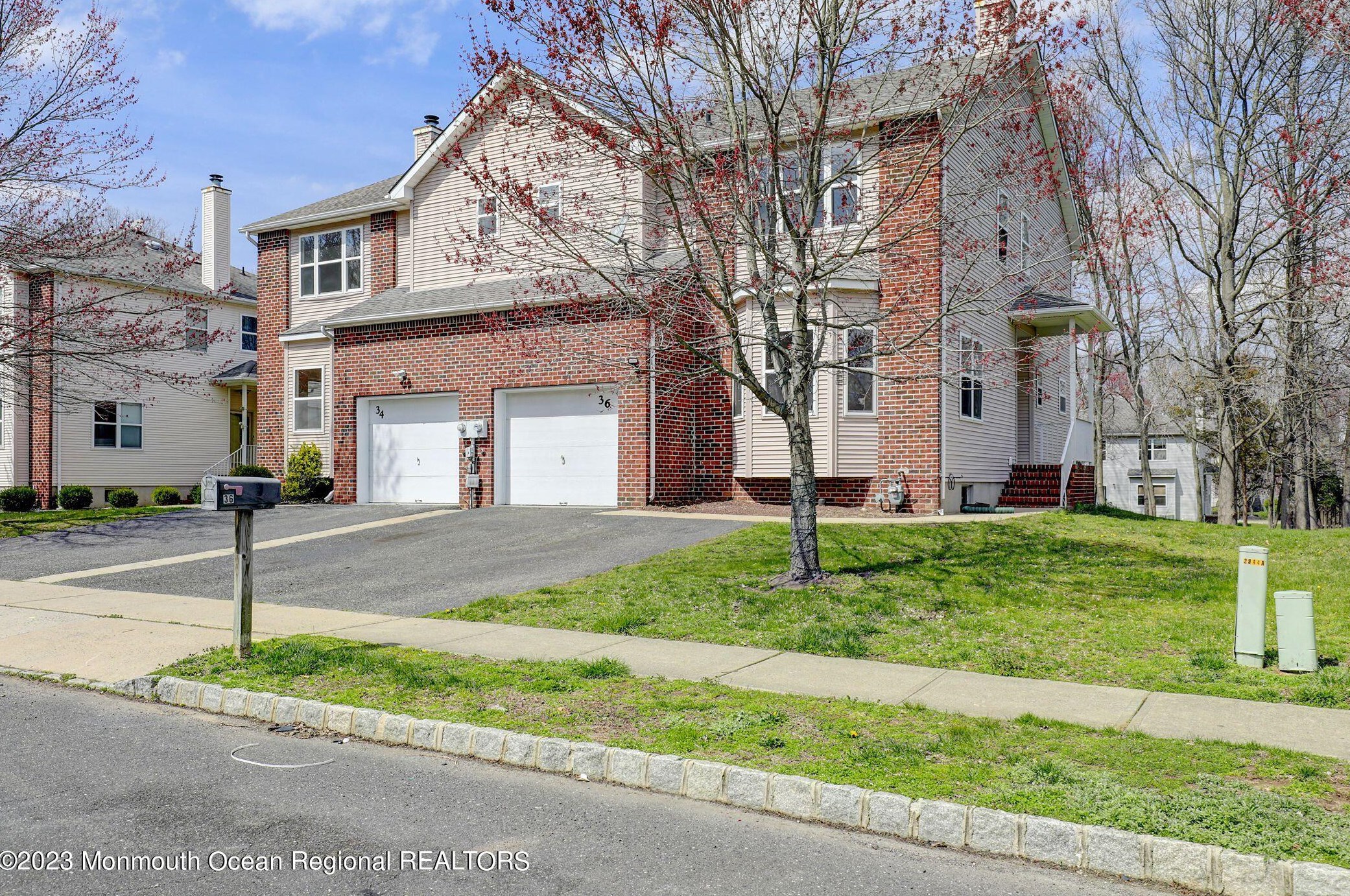 36 Sanford St, Millstone Township, NJ 07726-3808