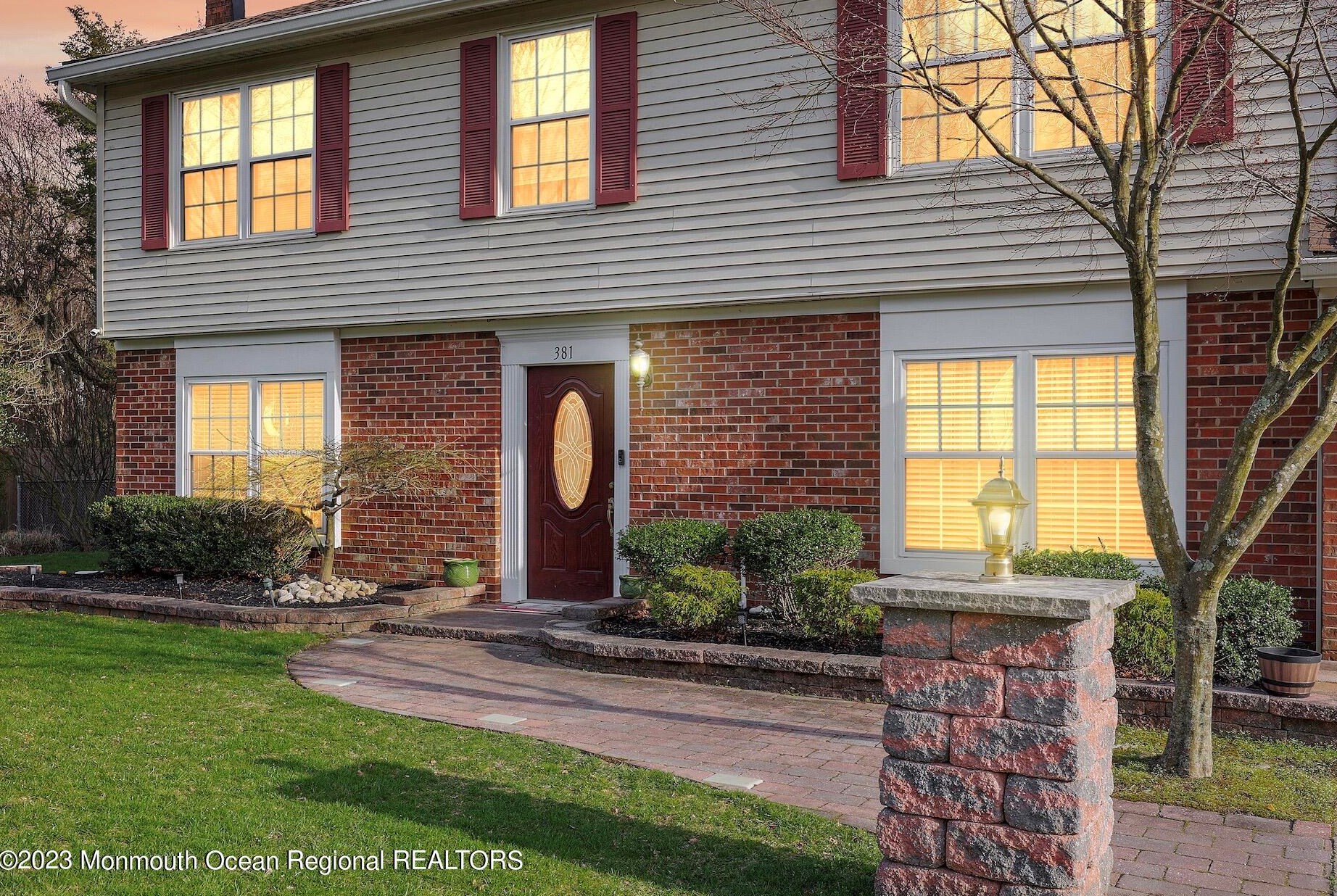 381 Killarney Dr, Toms River, NJ 08753-3561