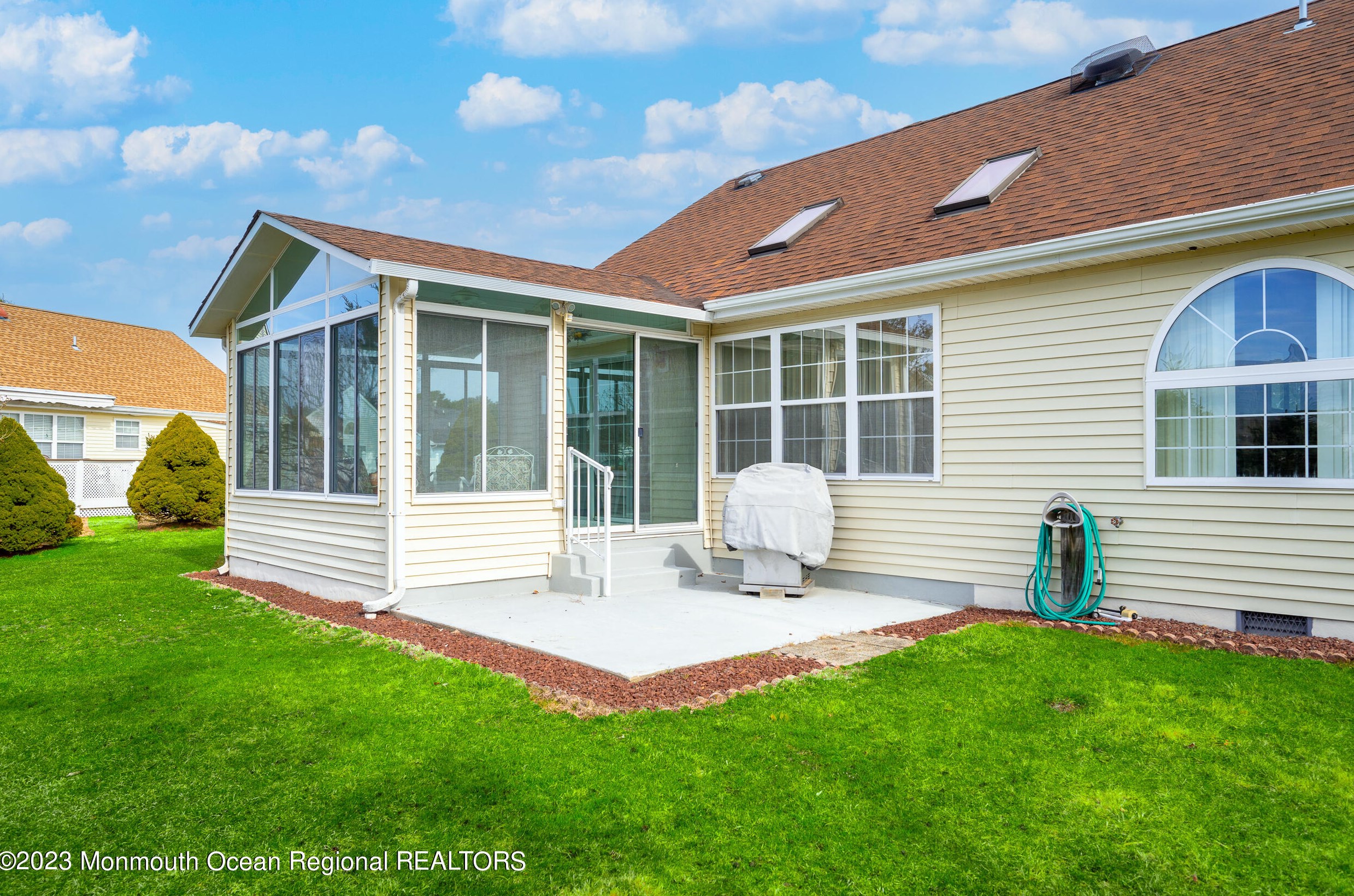 6 Cordoba Ct, Toms River, NJ 08757-6033