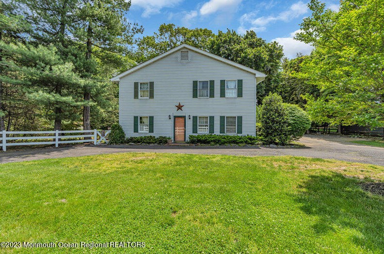 527 Harding Rd, Little Silver, NJ 07739
