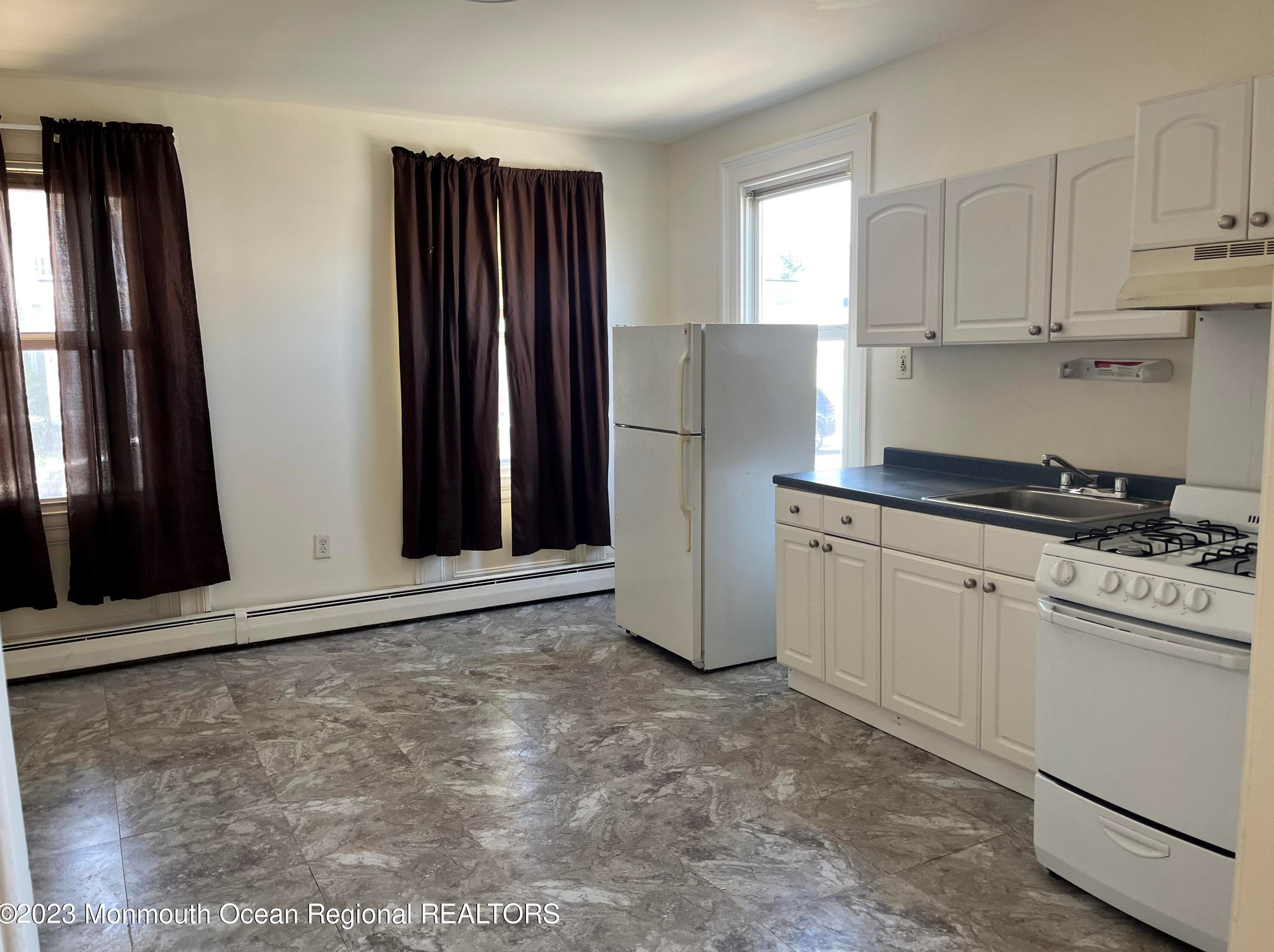 123 1st St #2, Keyport, NJ 07735