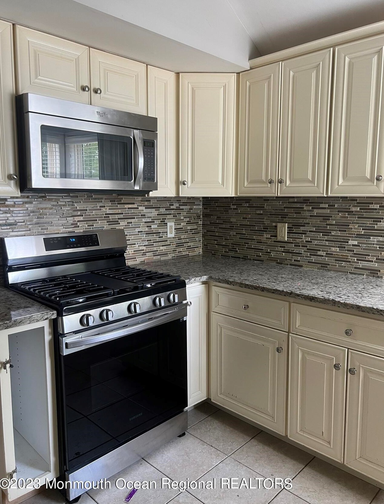 11 Barbara Ln, Oakhurst, NJ 07755