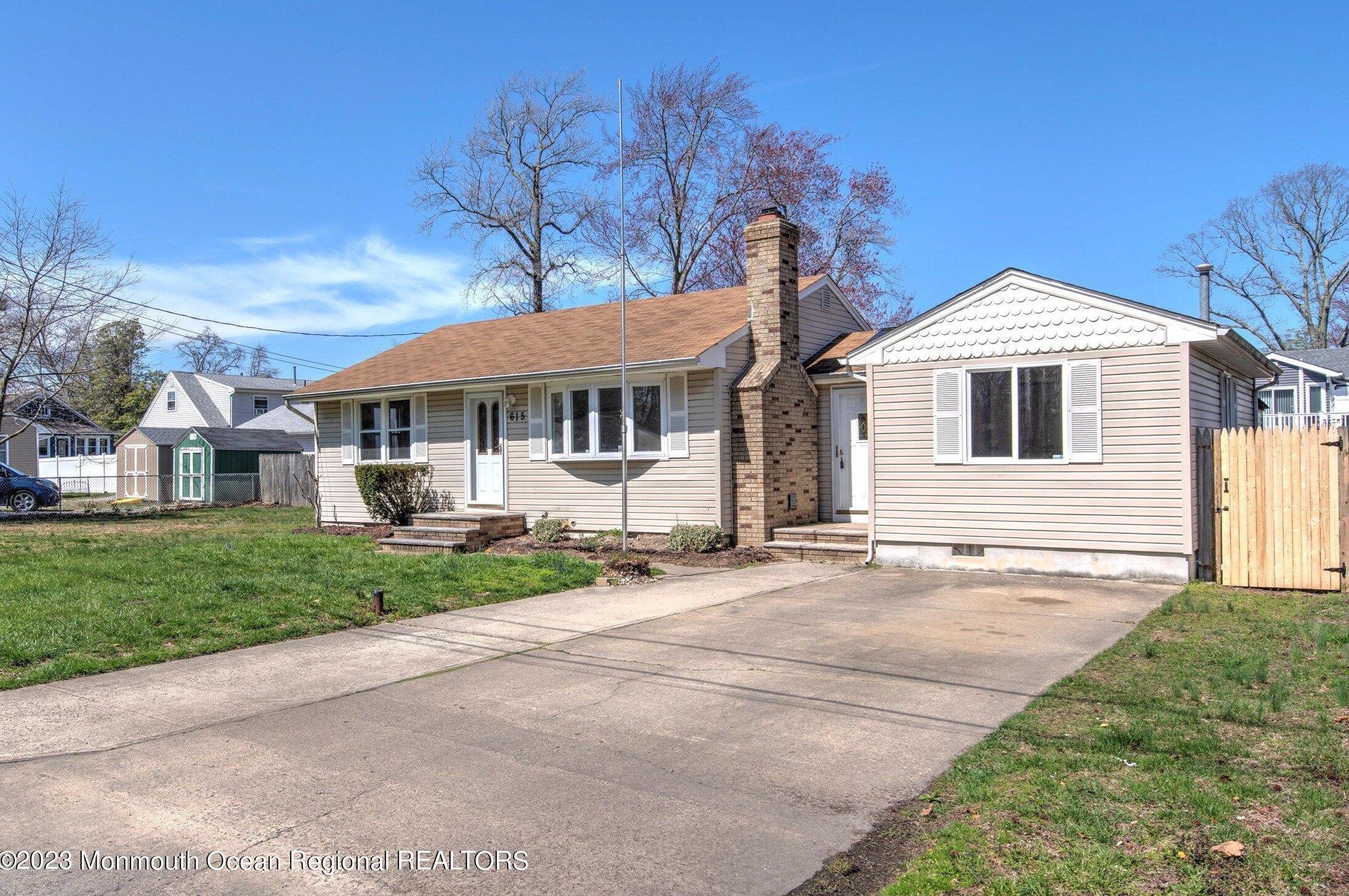 615 Arverne Ave E, Ocean Gate, NJ 08740