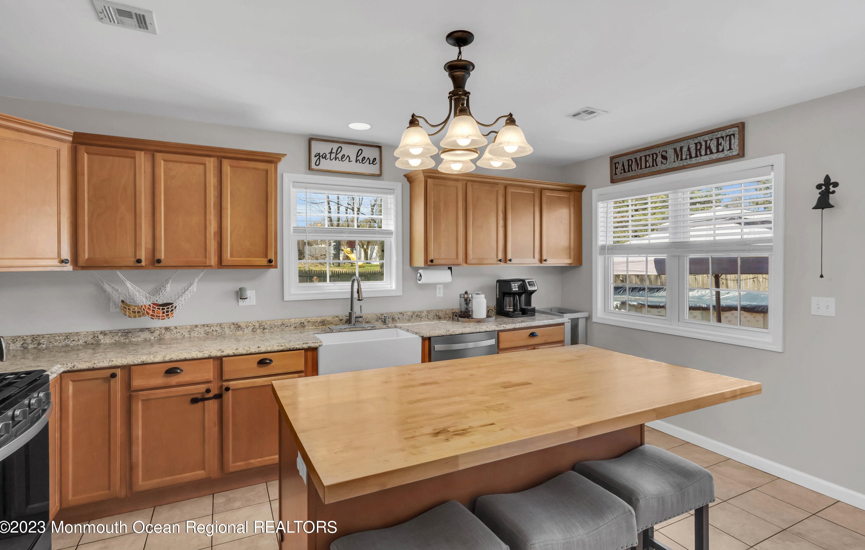 28 Oak Ter, Wall Township, NJ 07731-2716