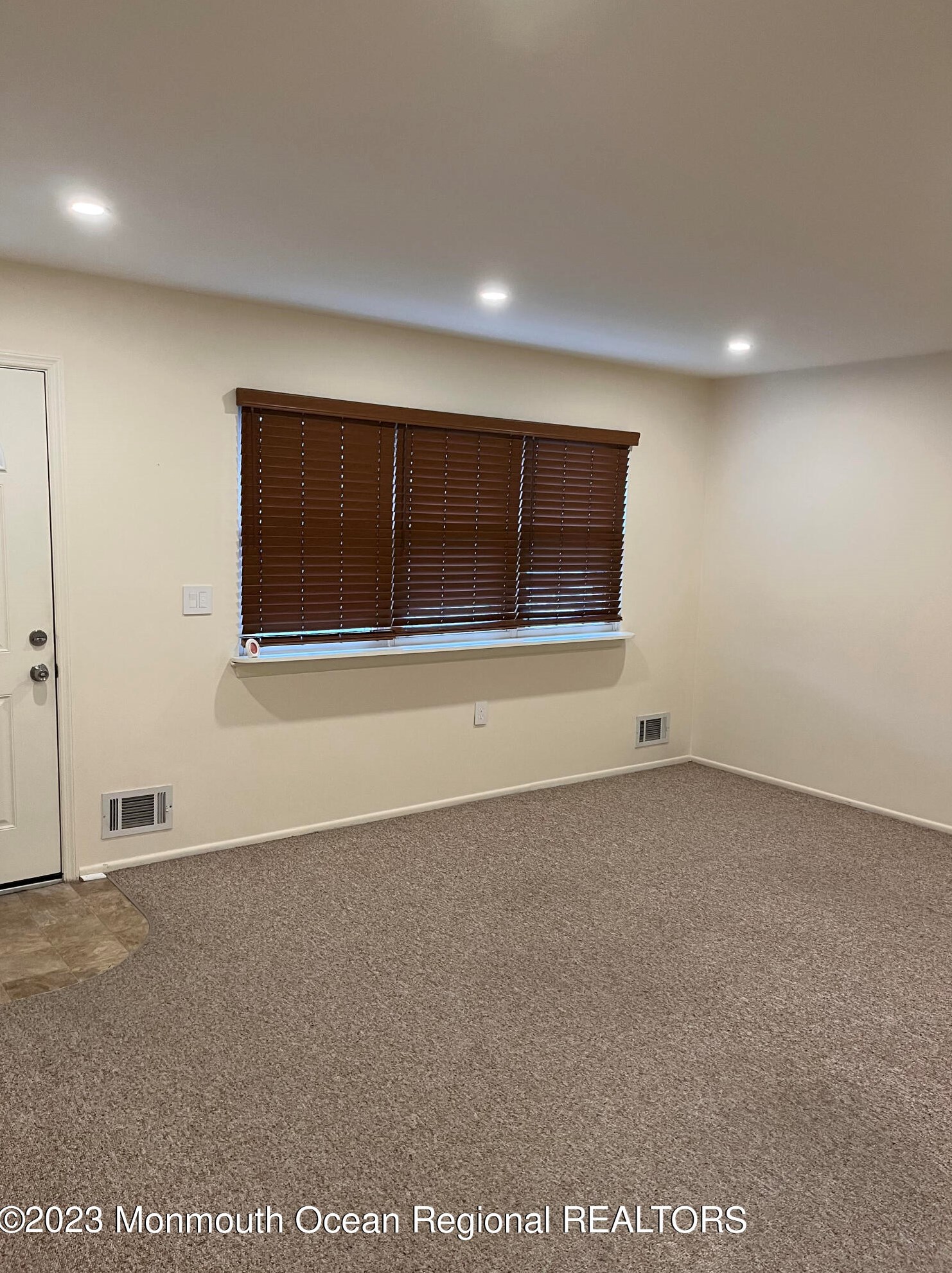 5 Montana Ct, Matawan, NJ 07747