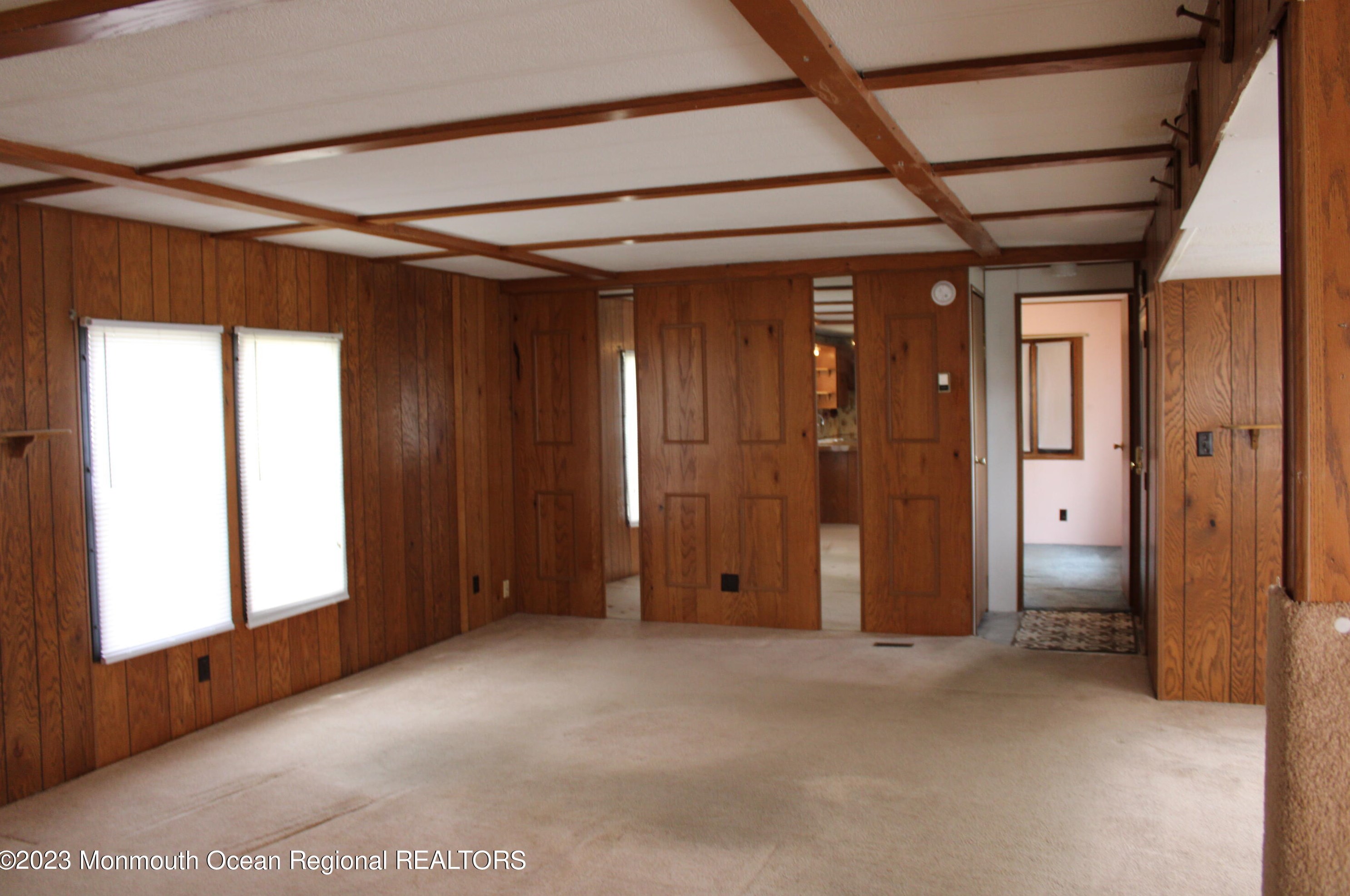 39 Eagle Dr, Lakehurst, NJ 08759