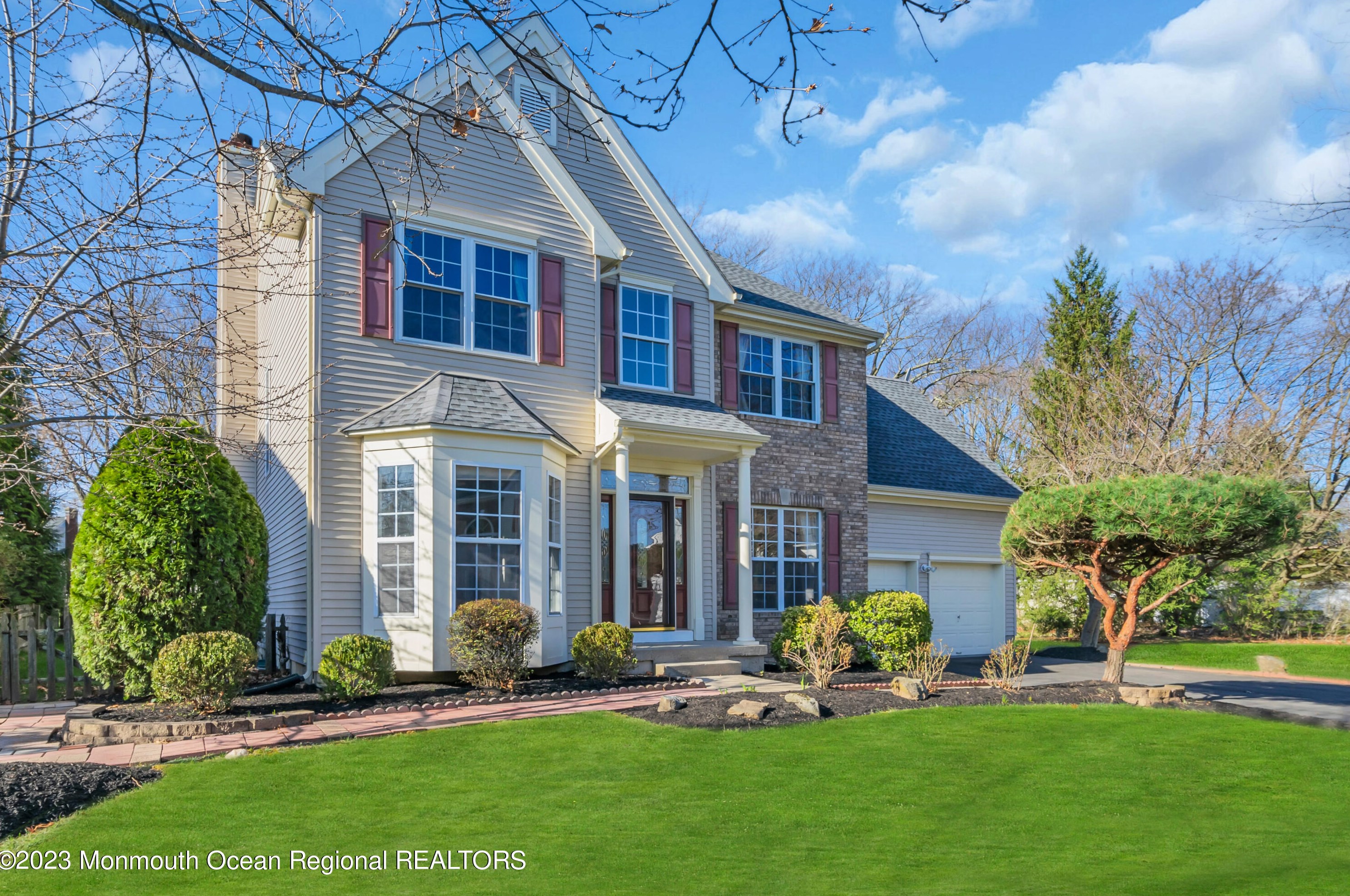 16 Larkspur Dr, South Brunswick, NJ 08810-1450