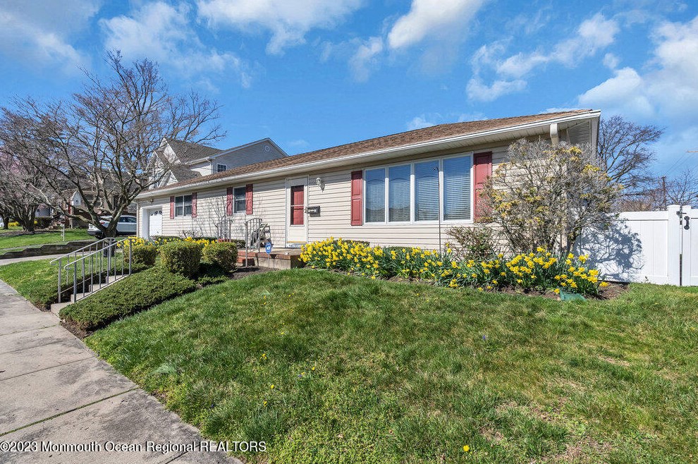 1321 Turner Ave, Tinton Falls, NJ 07712