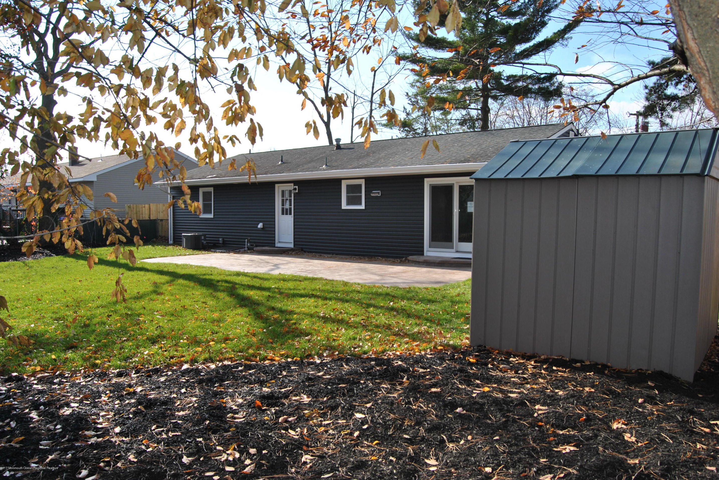 335 Hudson Dr, Bricktown, NJ 08723