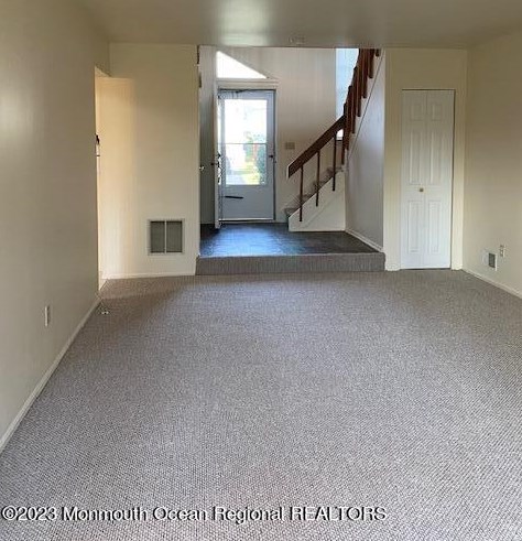 40 Malibu Dr, Tinton Falls, NJ 07724