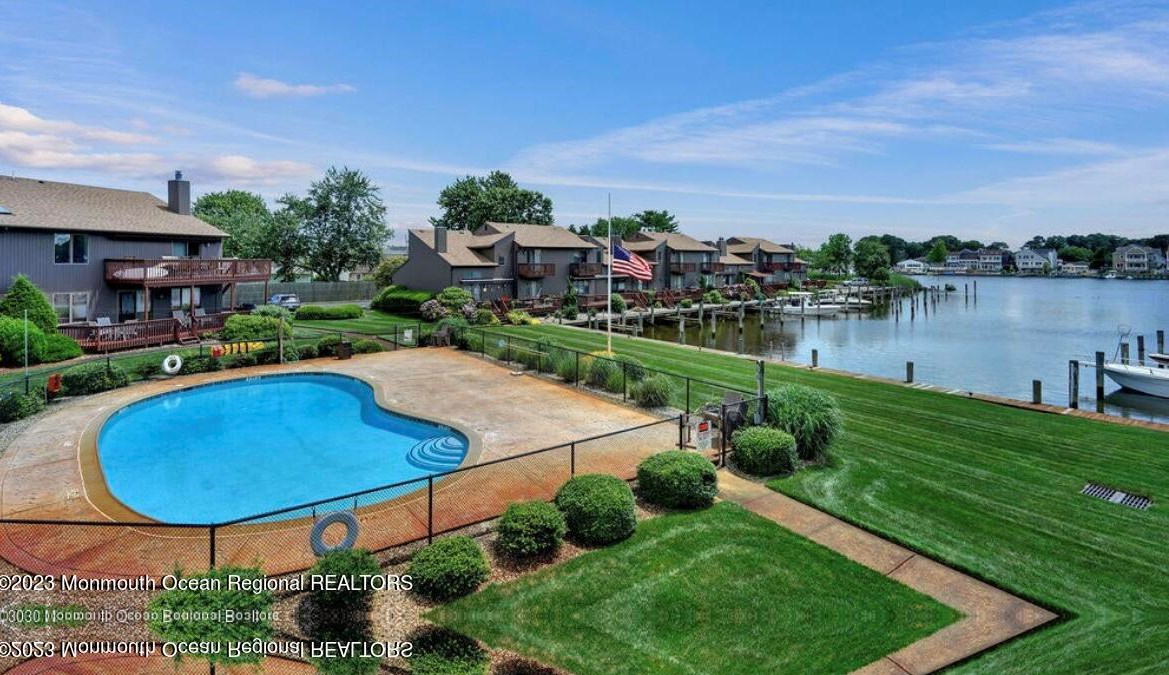 10 Sea Point Dr, Point Pleasant Beach, NJ 08742