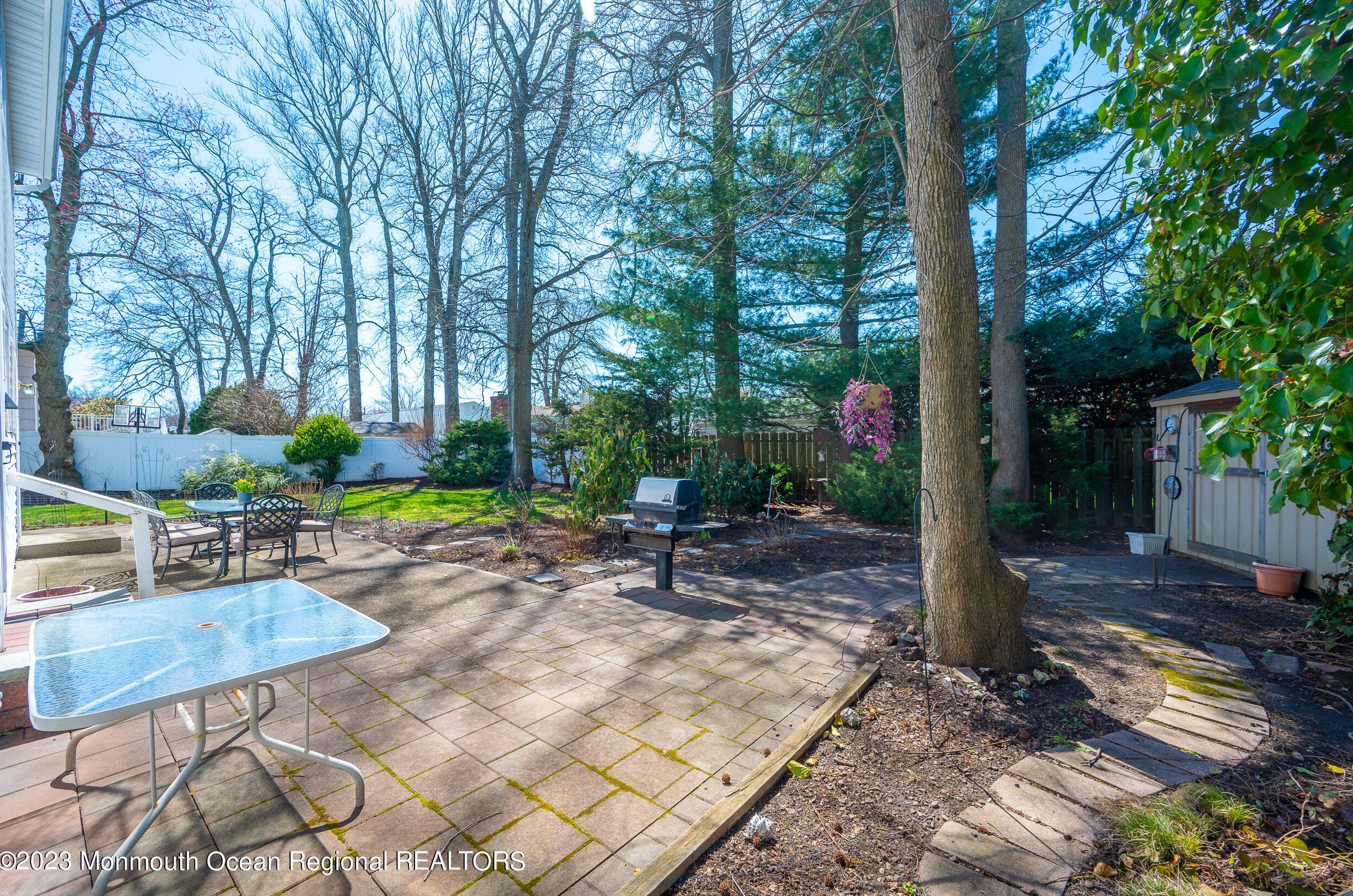 1804 Holbrook St, Oakhurst NJ  07755-2837 exterior