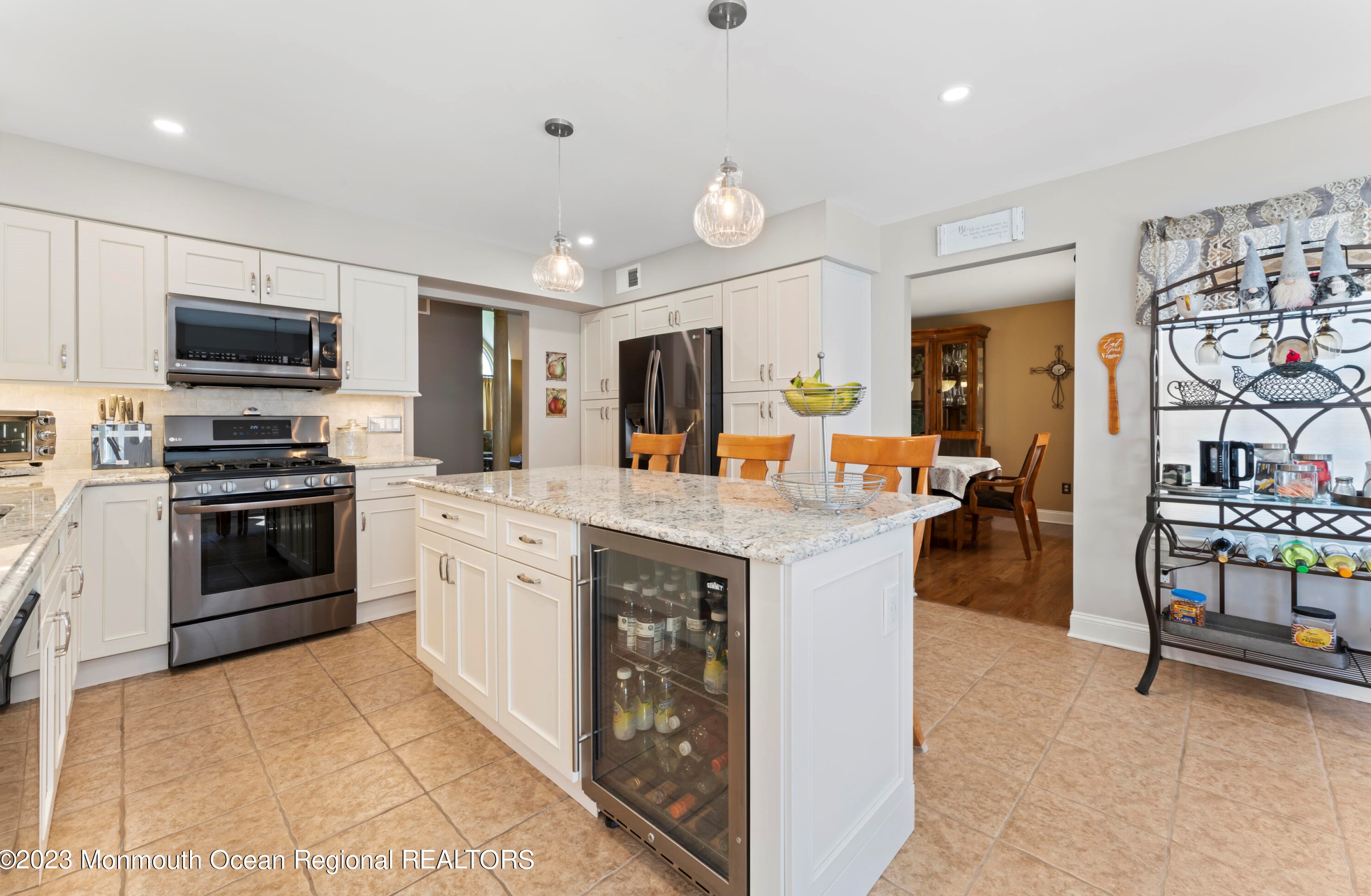 30 Thousand Oaks Ter, Wall Township, NJ 07731-3607