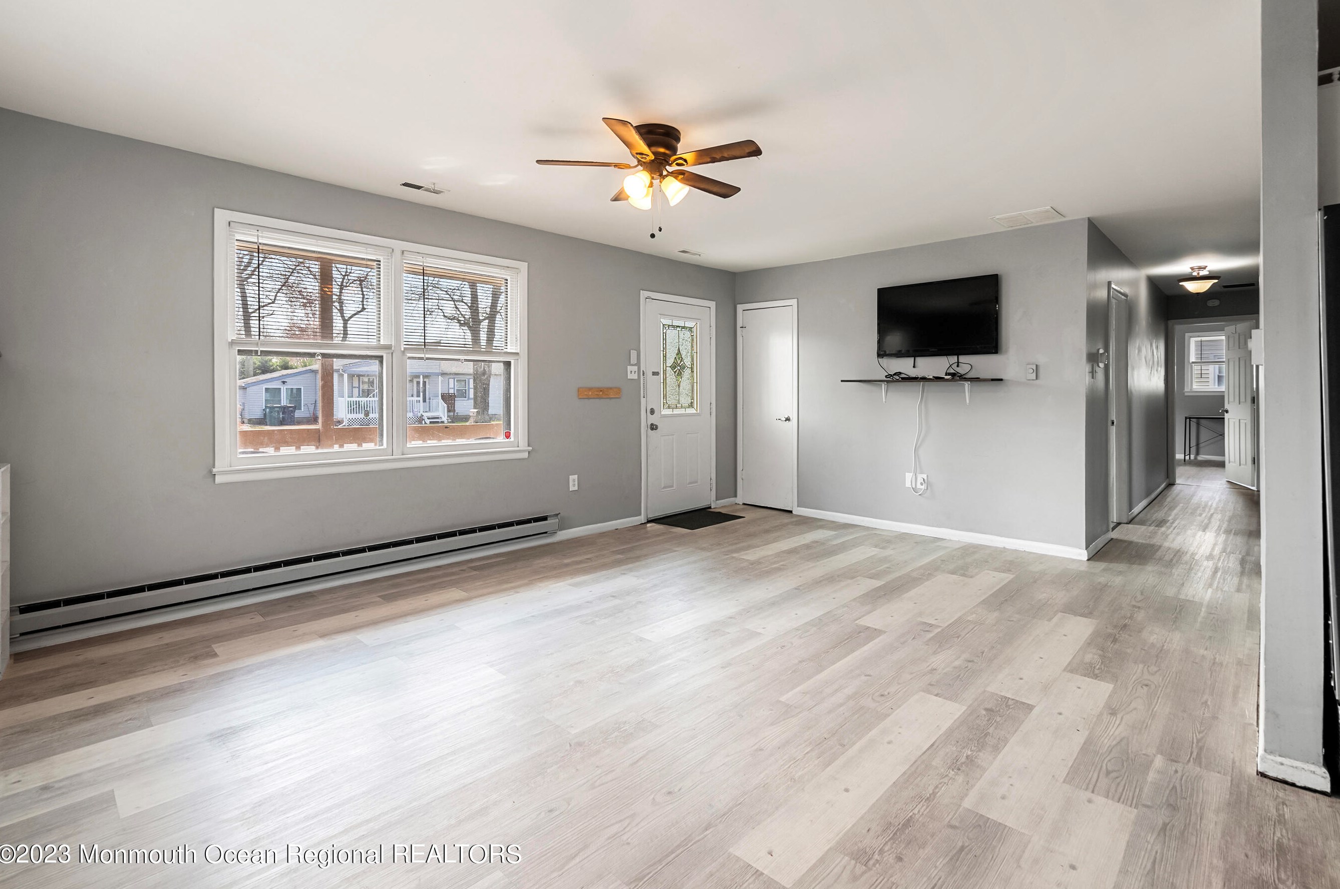 935 Center St, Tuckerton NJ  08087-1351 exterior