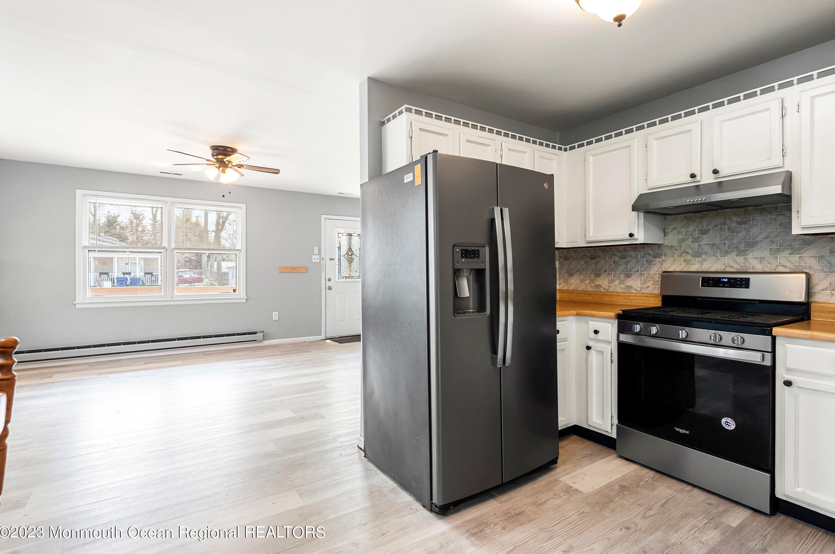 935 Center St, Tuckerton NJ  08087-1351 exterior