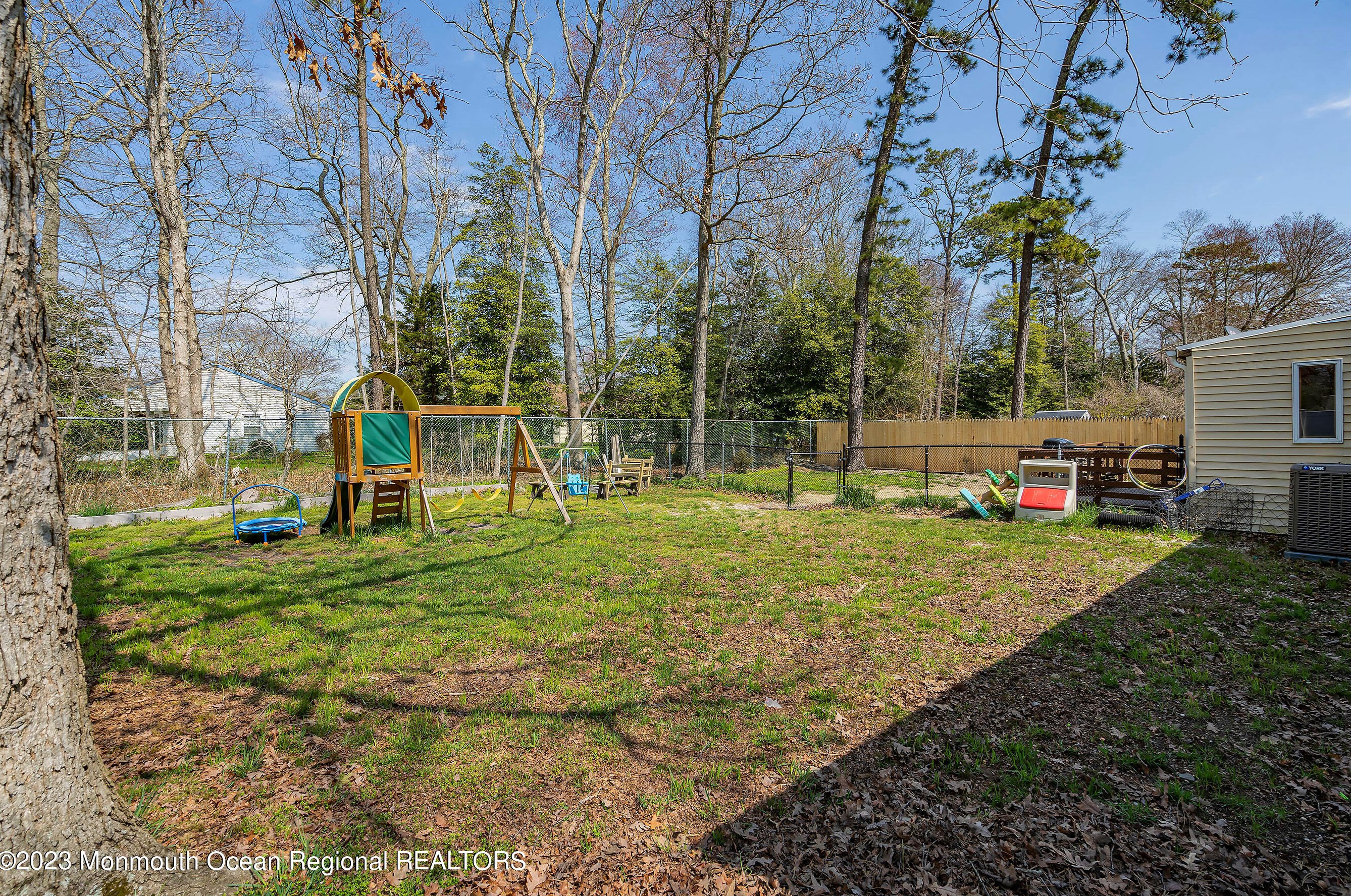 935 Center St, Tuckerton NJ  08087-1351 exterior