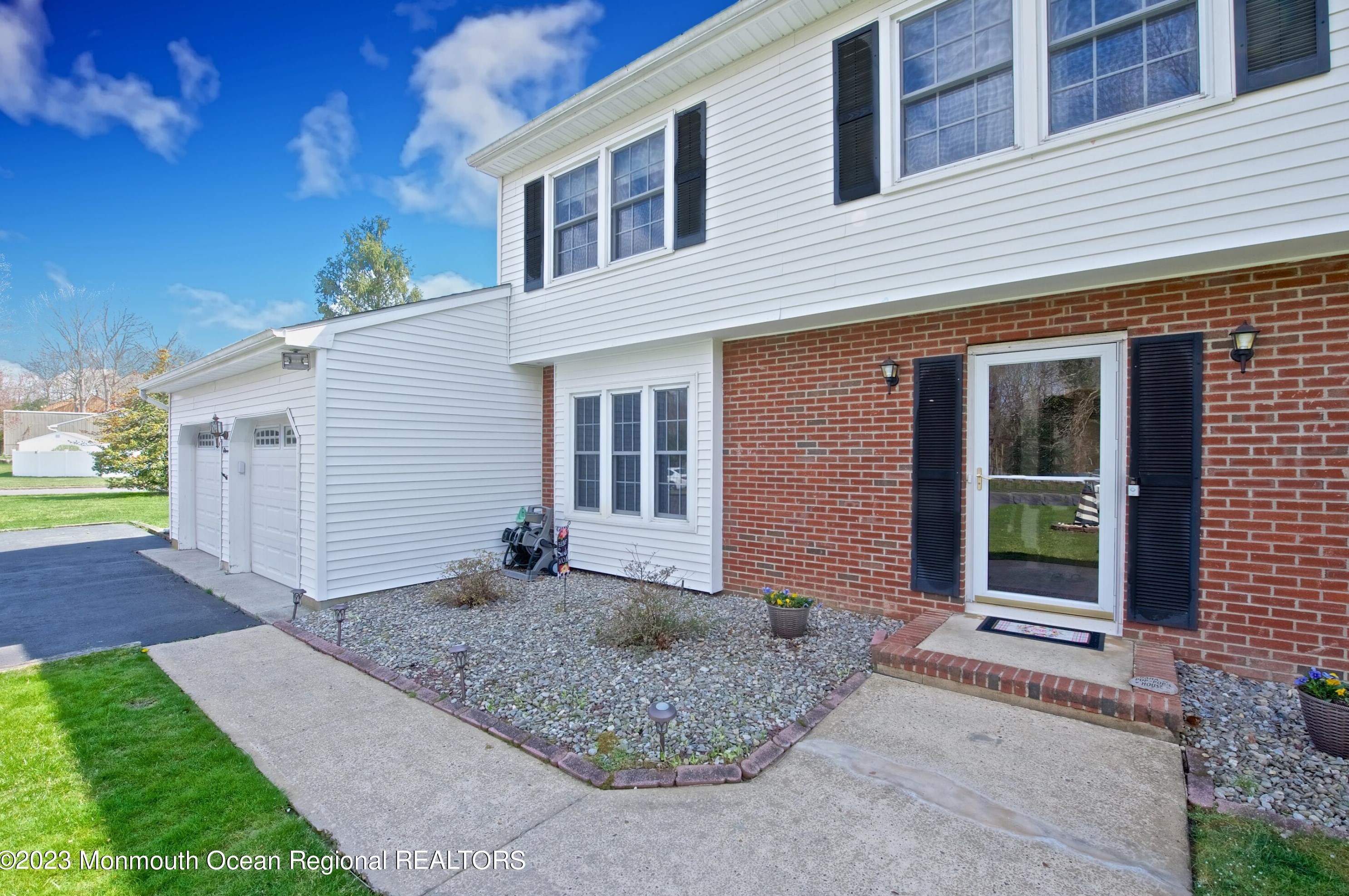 11 Fox Hill Dr, Wall Township, NJ 07731-1273