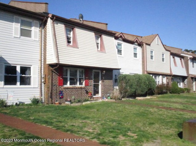 36 Greenwood Loop Rd, Bricktown, NJ 08724