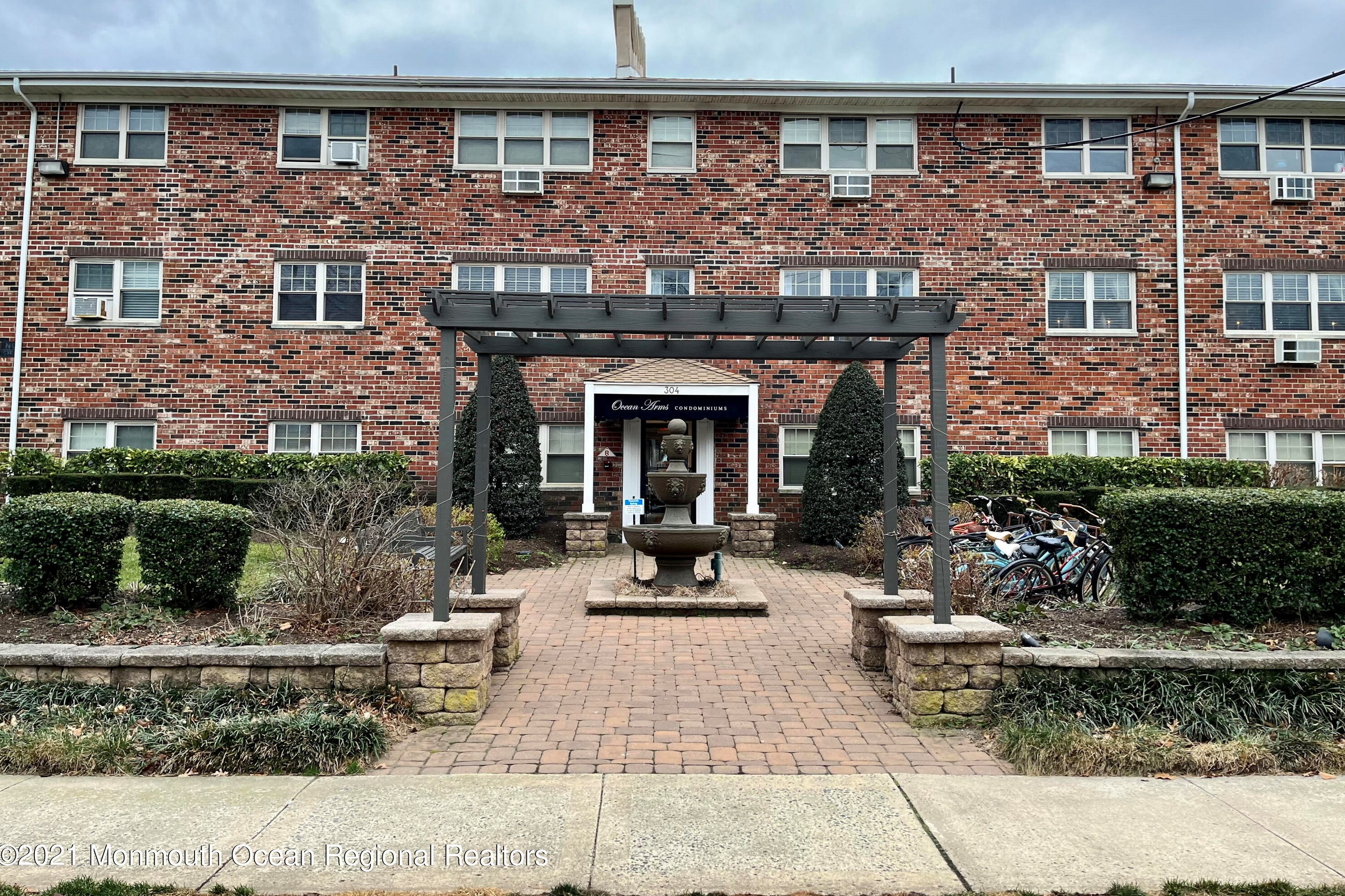 304 4th Ave #110 (winter), Tinton Falls, NJ 07712