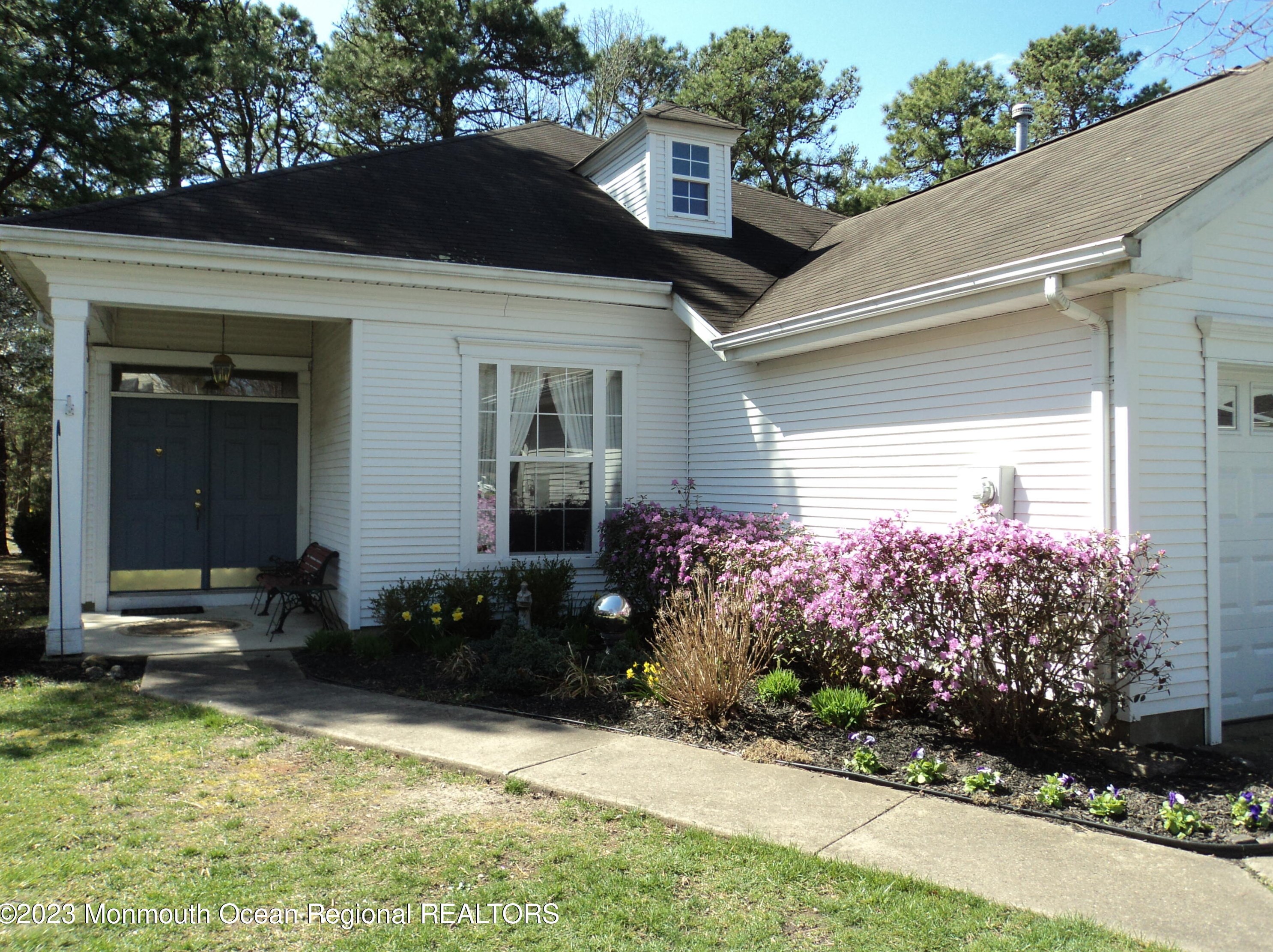 17 Brightwinds Ct, Lakewood, NJ 08701