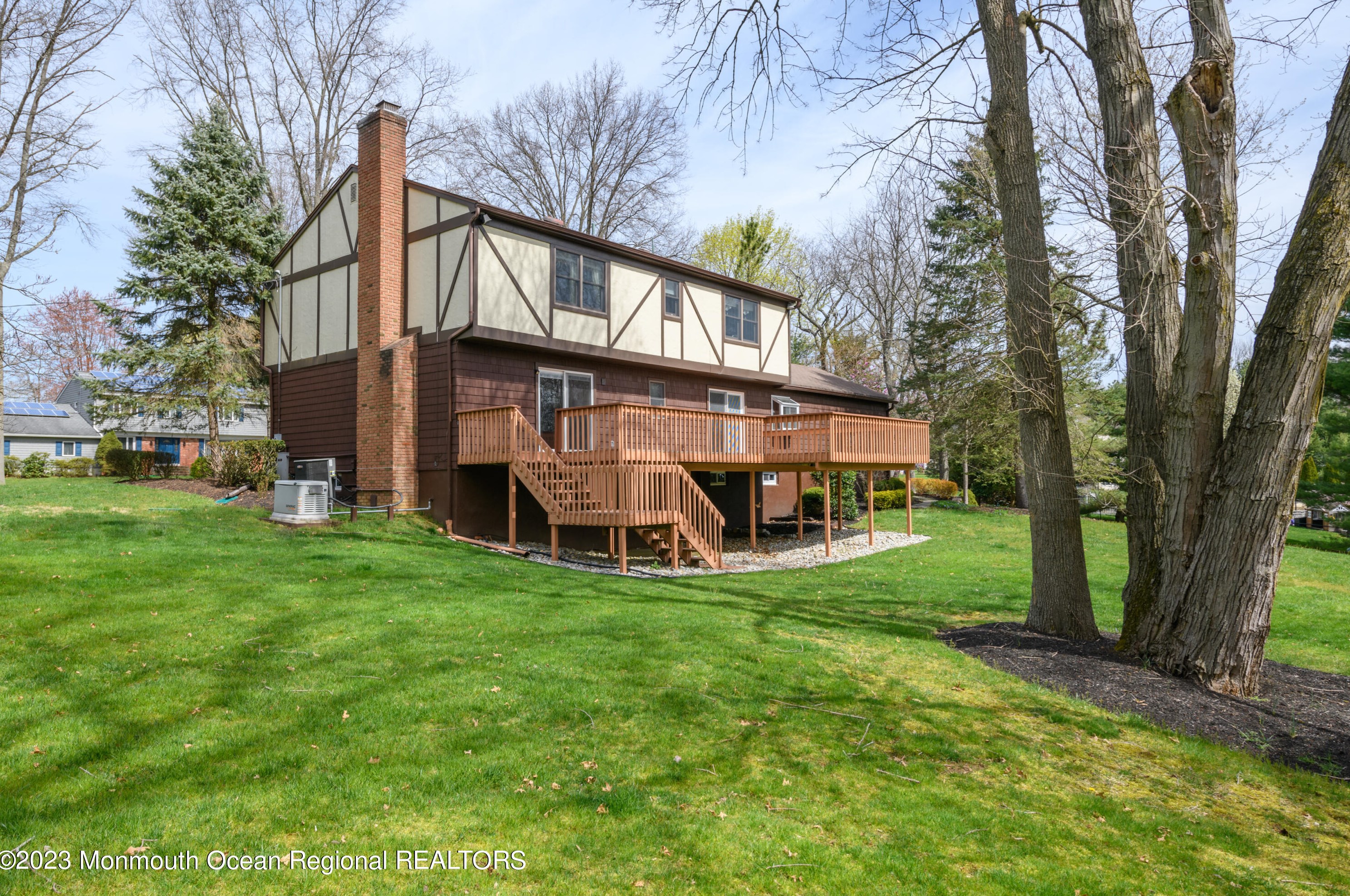 22 Wildhedge Ln, Holmdel Village, NJ 07733