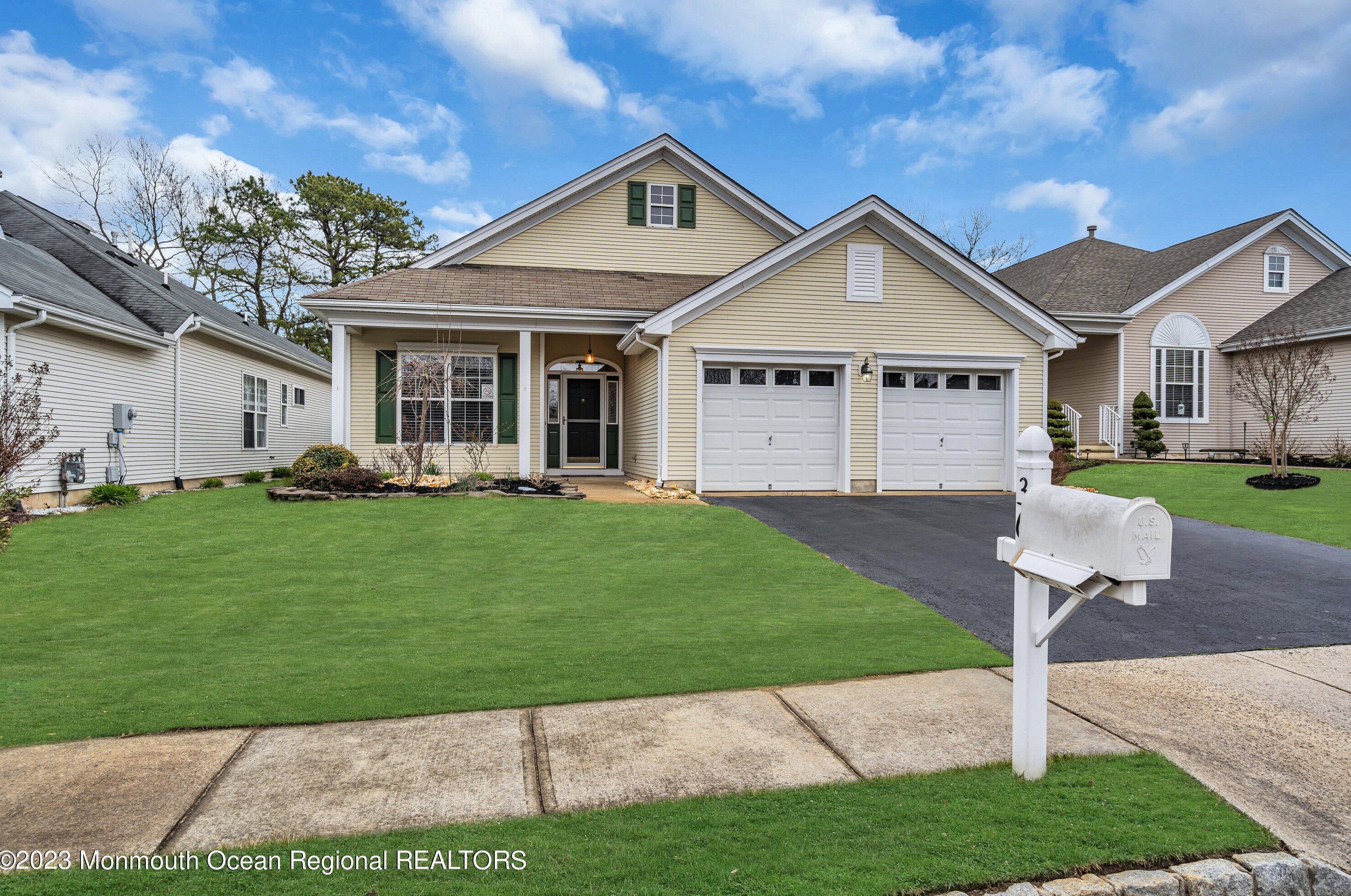 36 Springlawn Dr, Lakewood, NJ 08701