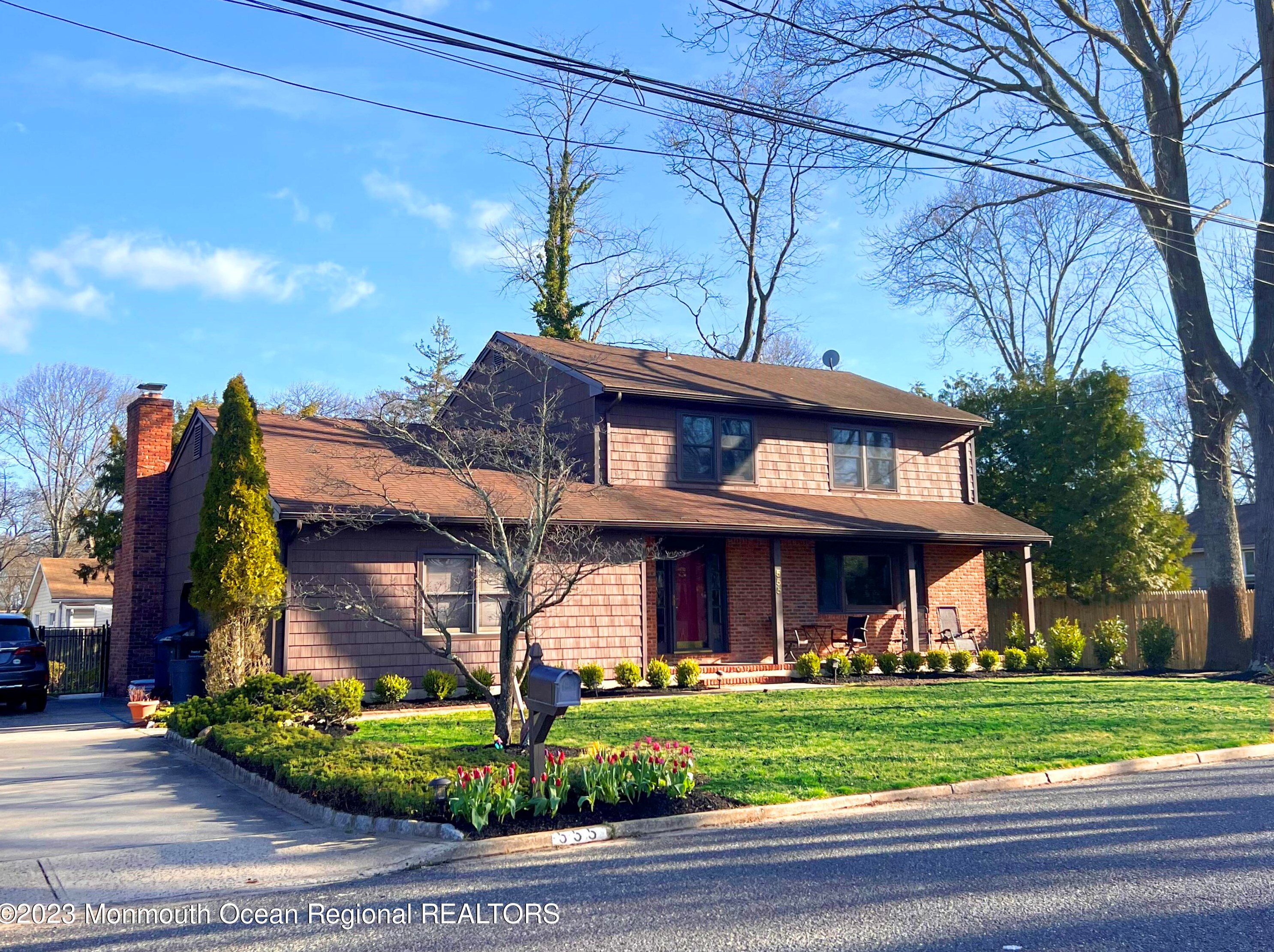 555 Trenton Ave, Oakhurst, NJ 07755