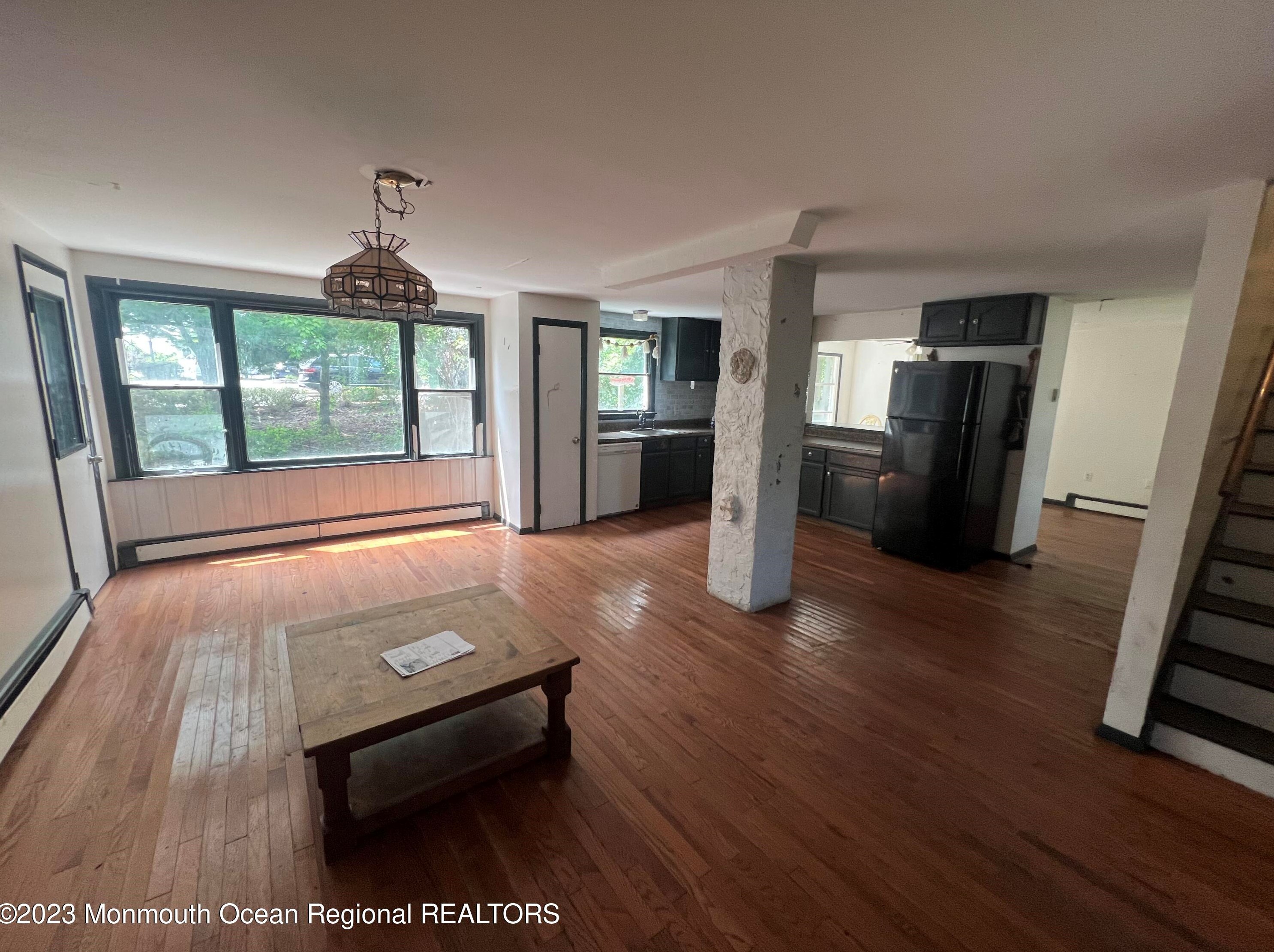 372 N Main St, Cedar Bonnet Island, NJ 08050