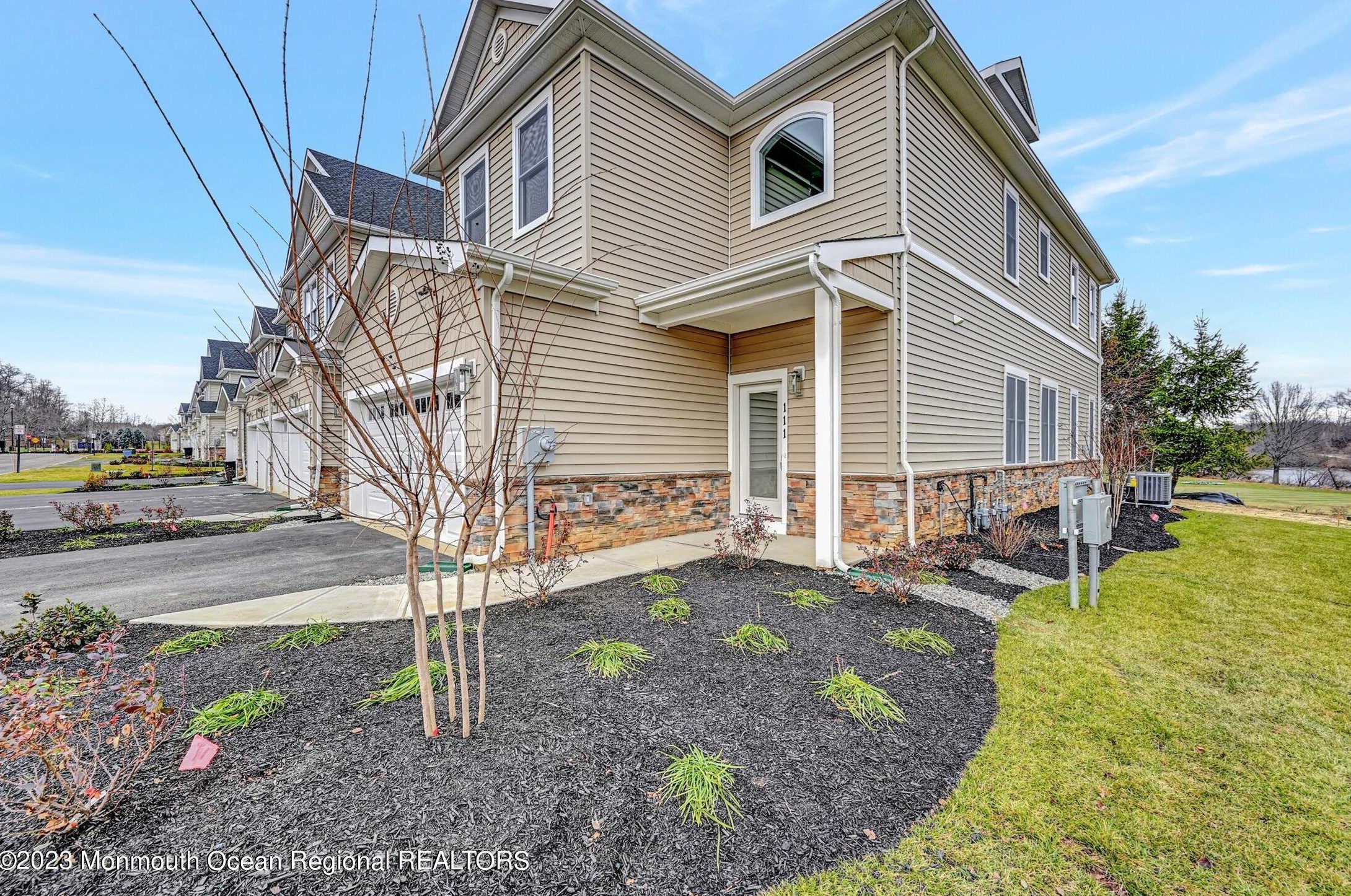 111 Hedgerow Ln, Millstone Township, NJ 07726
