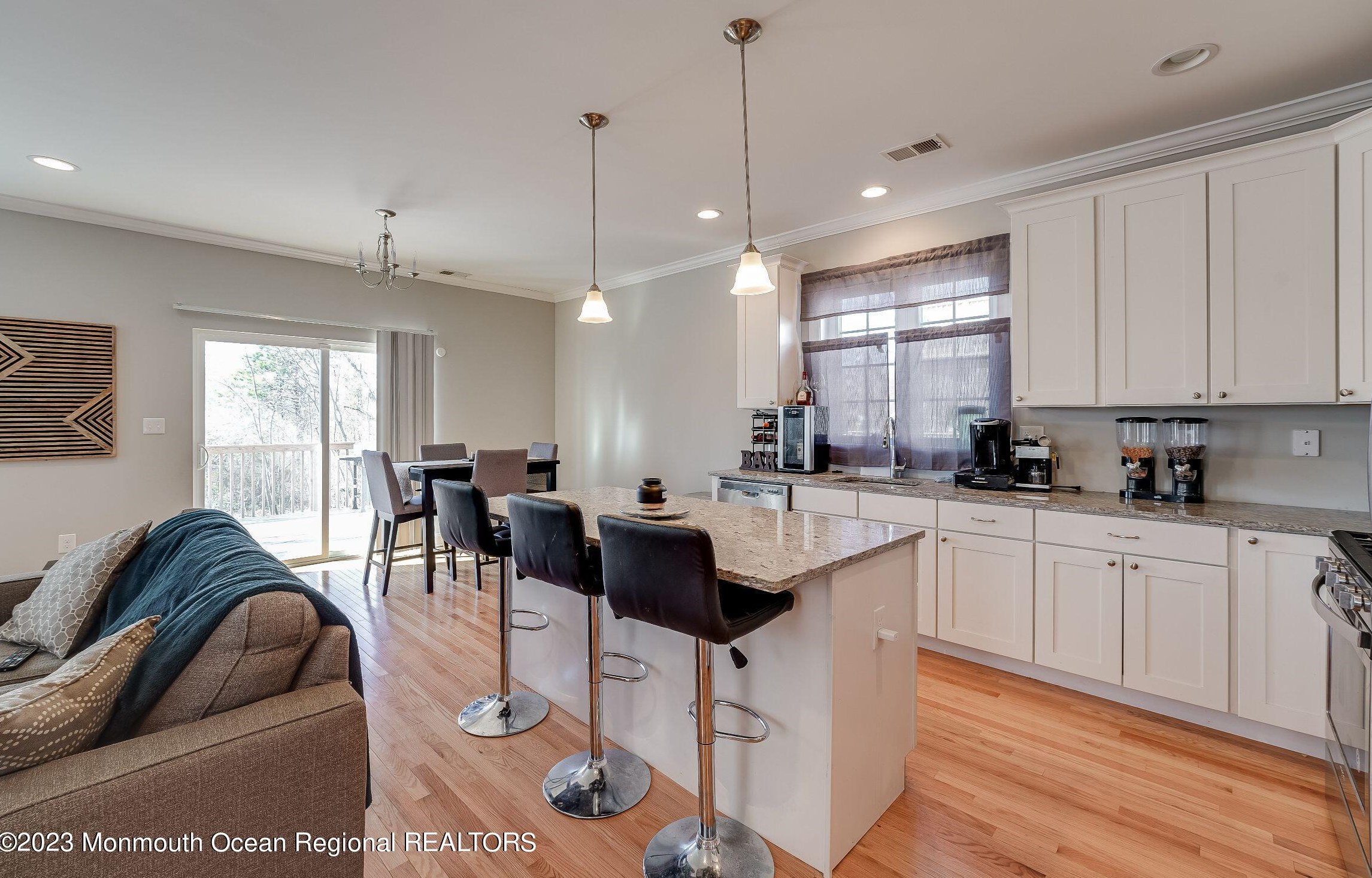 306 Elizabeth Ave, Toms River NJ  08753-7124 exterior
