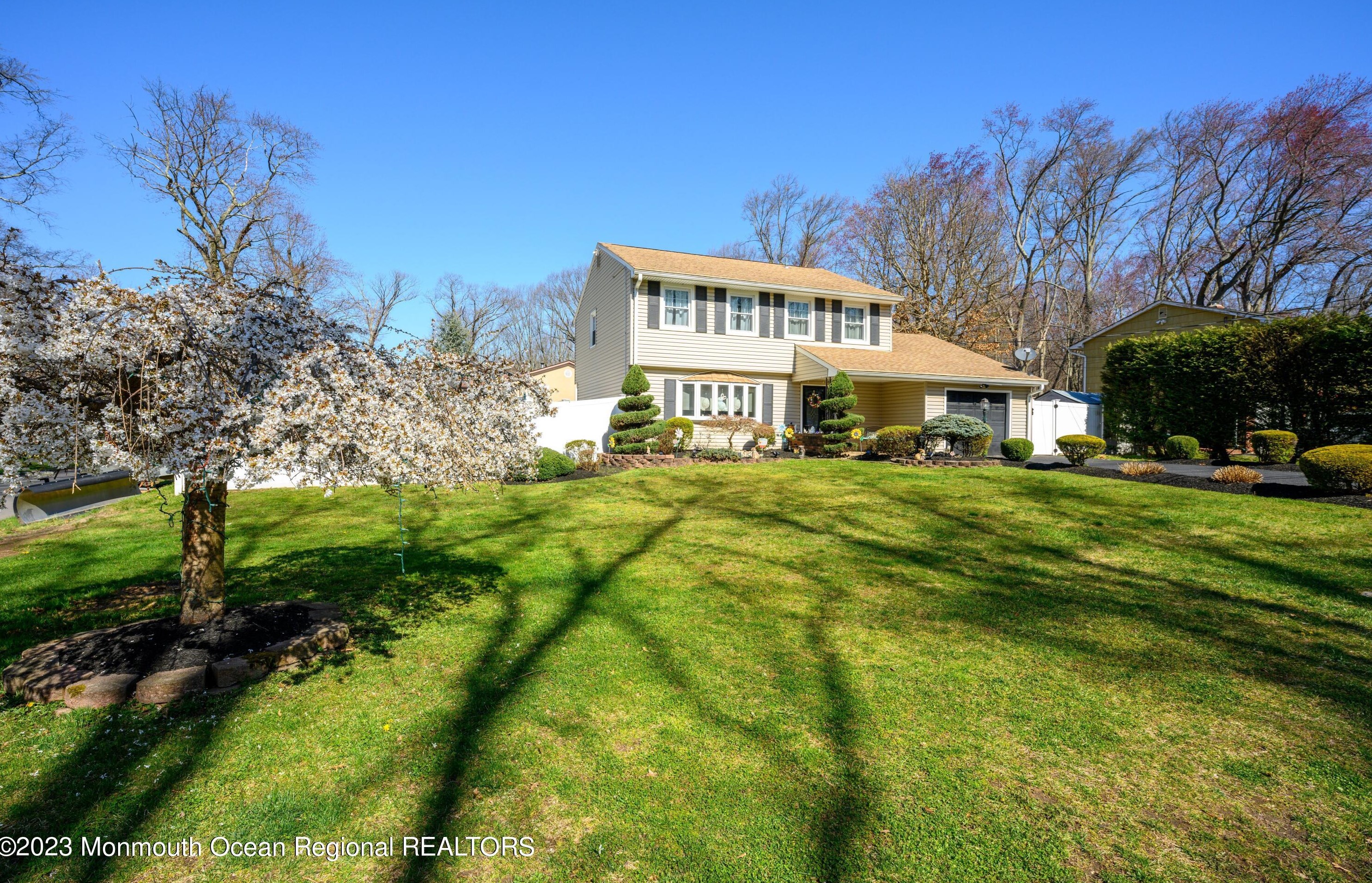 34 Charles St, Matawan, NJ 07747-2403