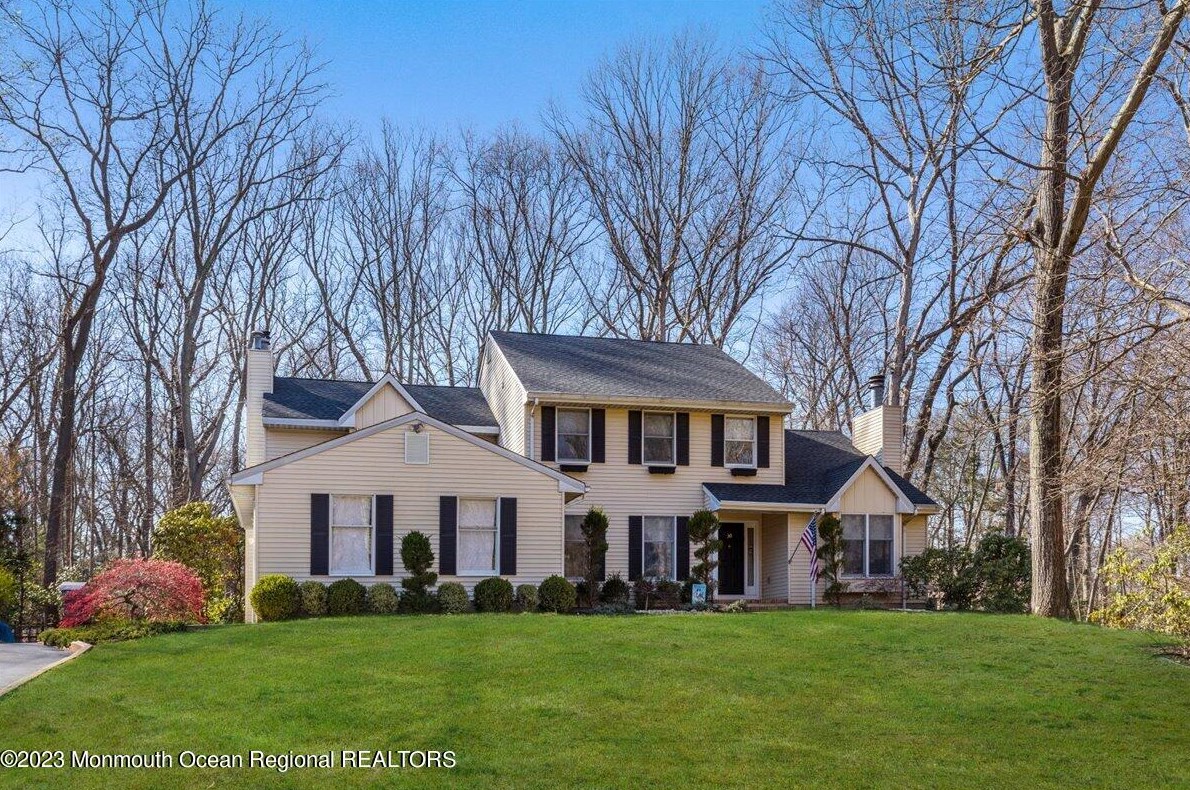 30 Pine St, Lincroft, NJ 07738