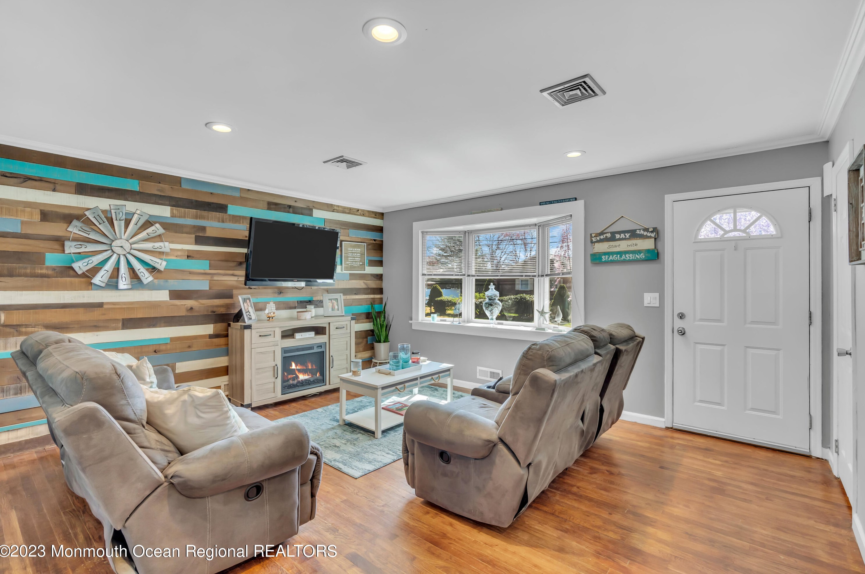 101 Suburban Rd, Bricktown, NJ 08724