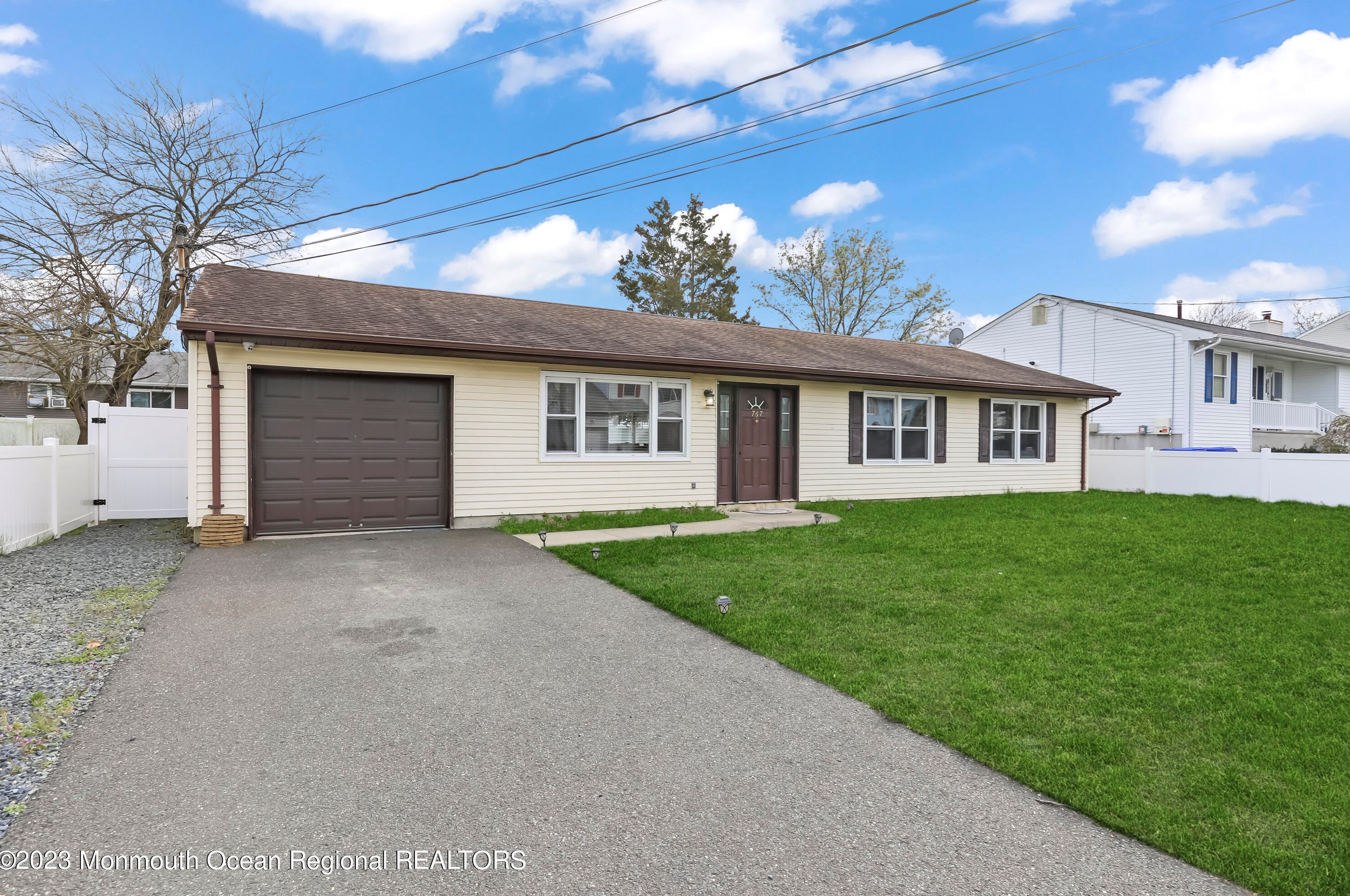 767 Barberry Dr, Bricktown, NJ 08723