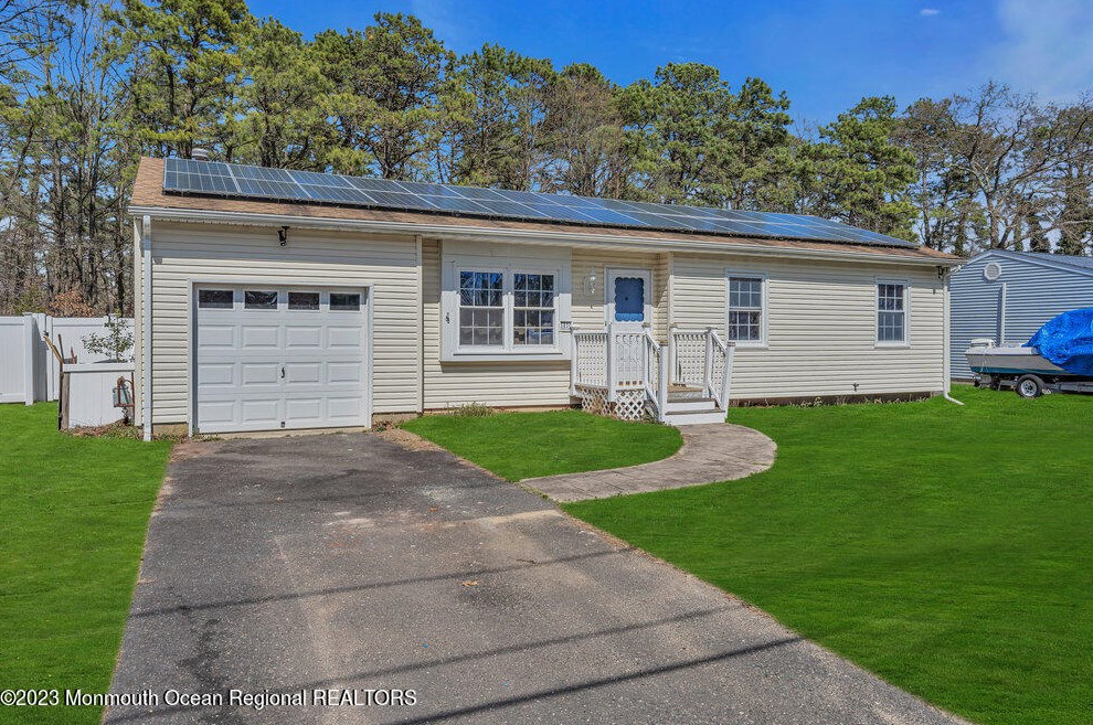 1430 Leguene Ave, Lacey, NJ 08731