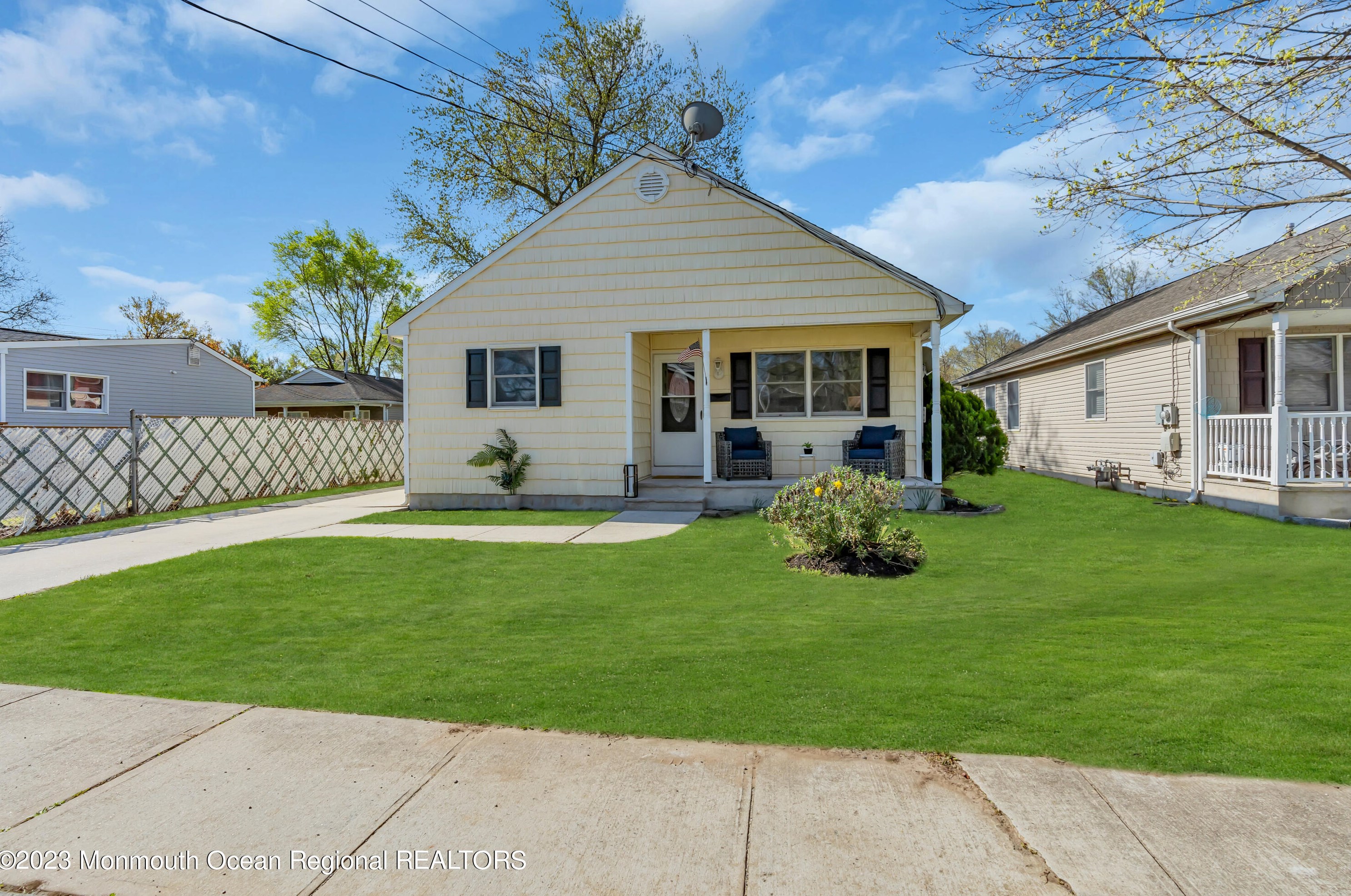 12 Krueger Pl, Middletown, NJ 07748