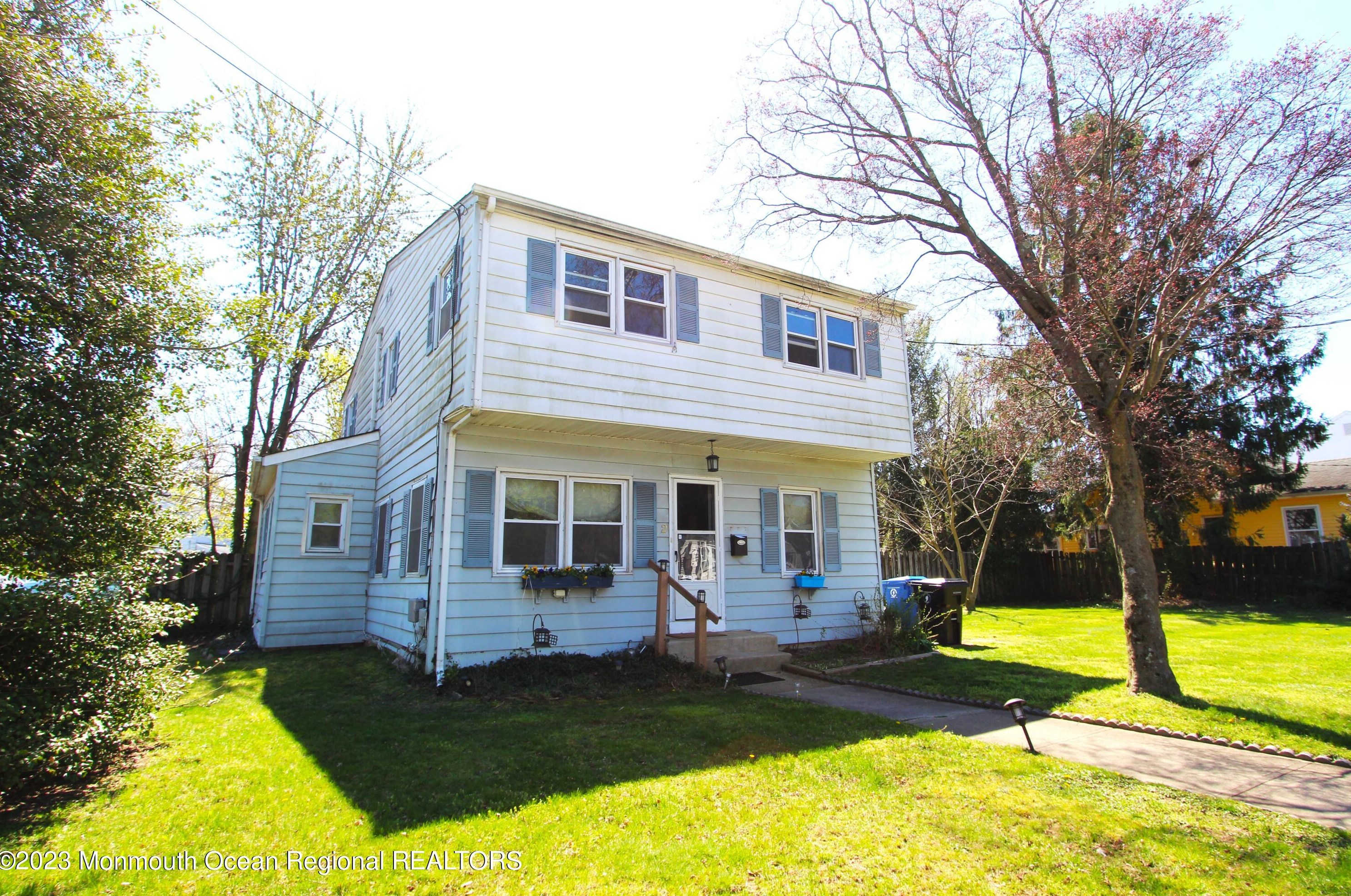 2 May Ct, Tinton Falls, NJ 07701