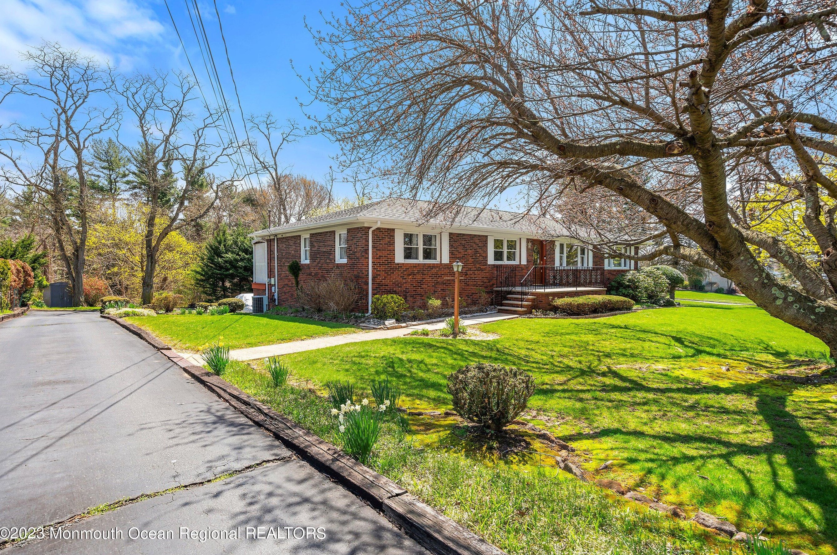 400 Burlington Rd, East Freehold, NJ 07728