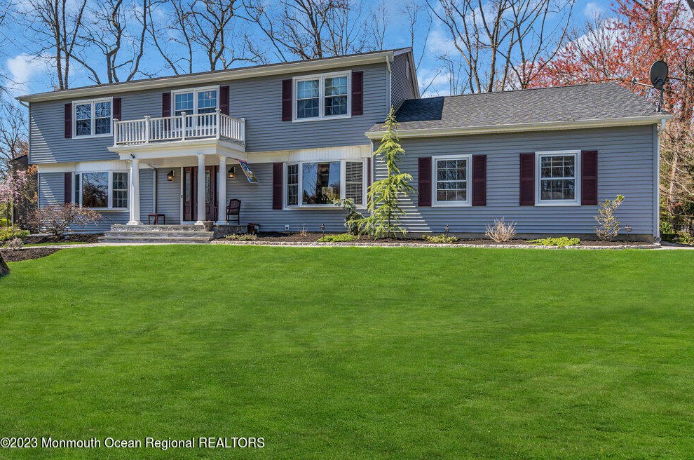 3 Ruth Ct, Morganville, NJ 07751