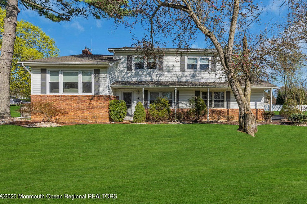 82 Kings Way, East Freehold, NJ 07728-2834