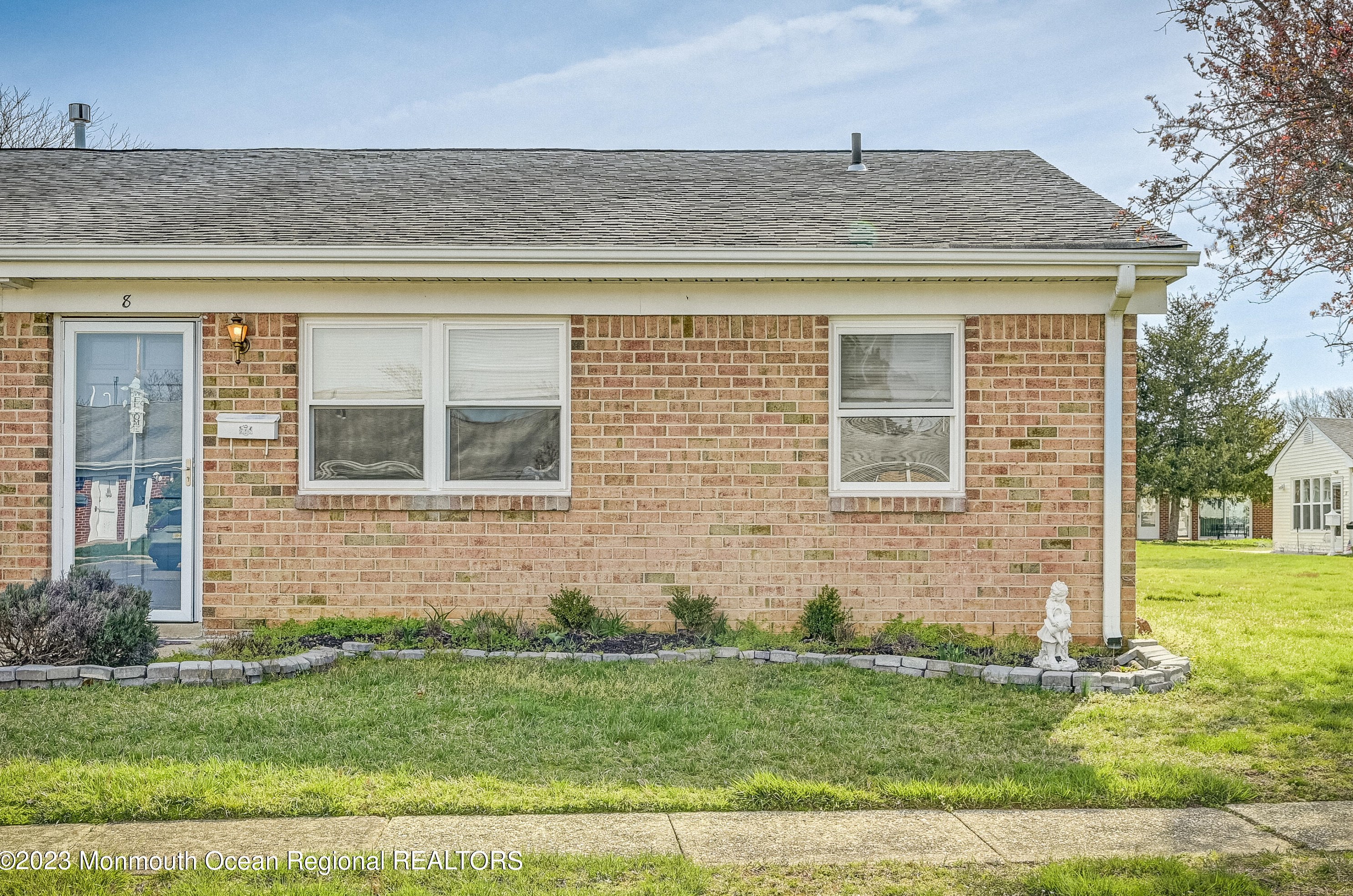 8 River Ln #141, Bricktown, NJ 08724