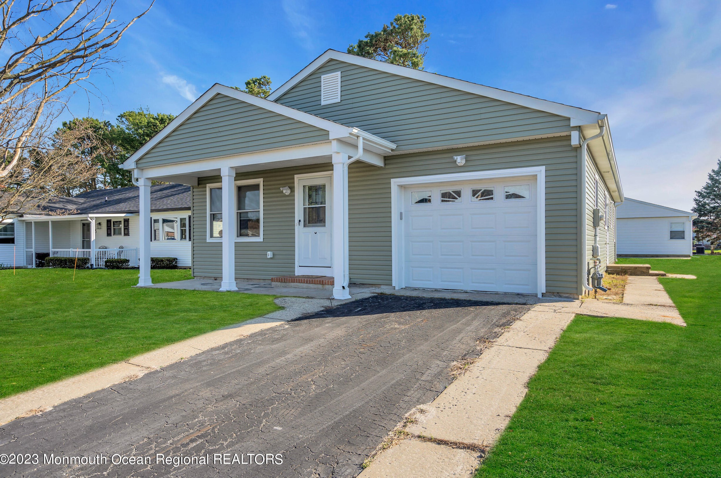 10 La Combe Terrace, Toms River, NJ 08757