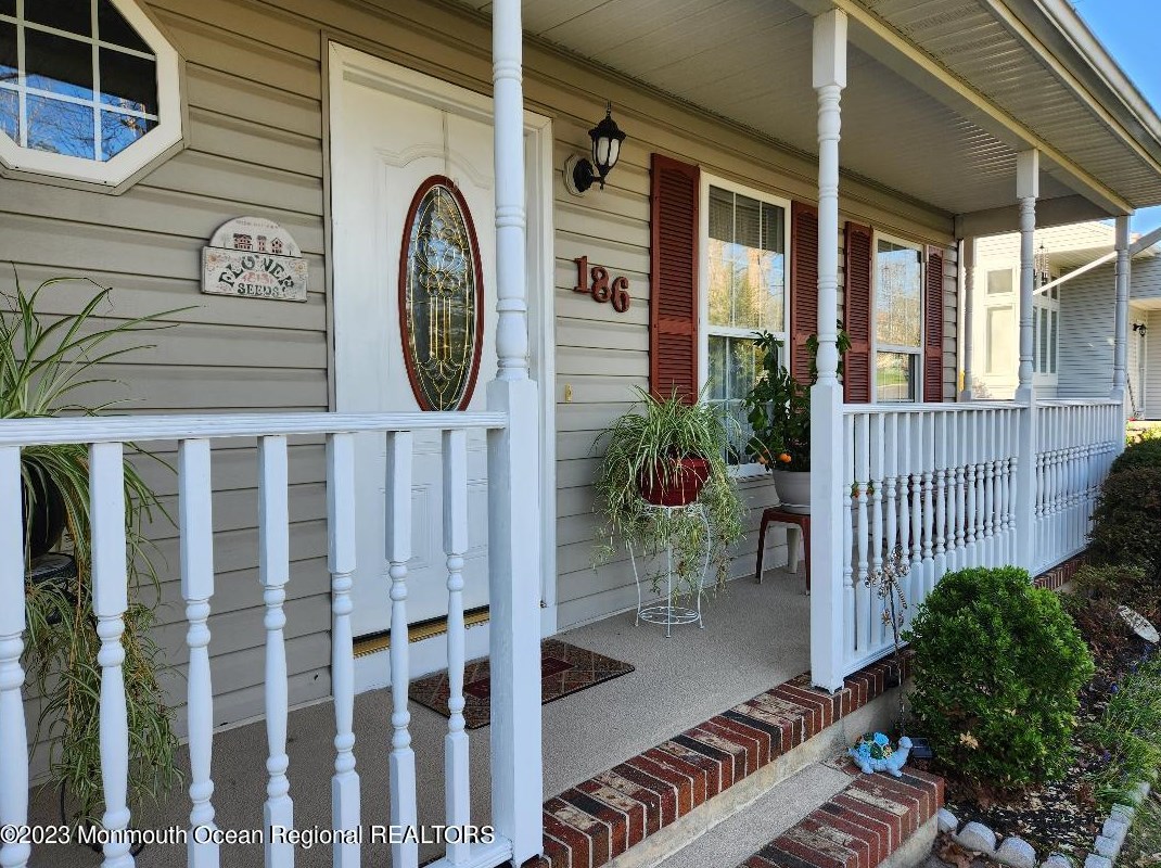 186 Inlet Ave, Stafford Township, NJ 08050